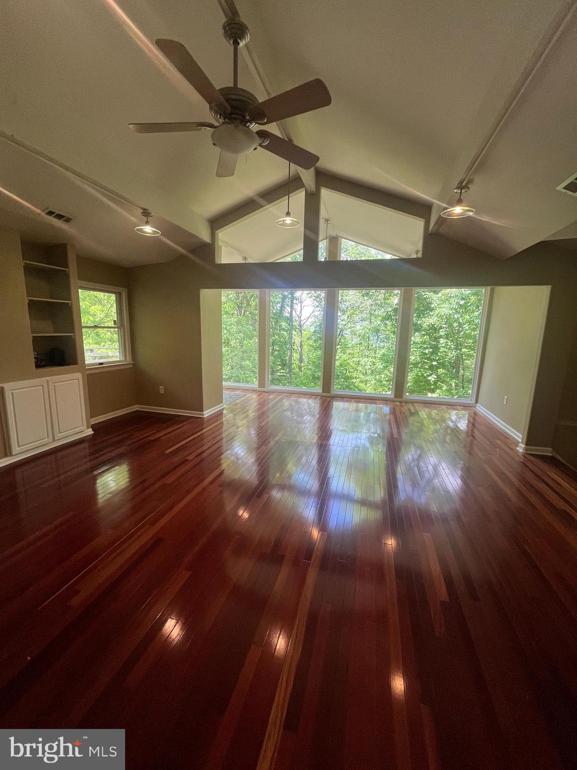 BLUE MOUNTAIN - Residential Lease