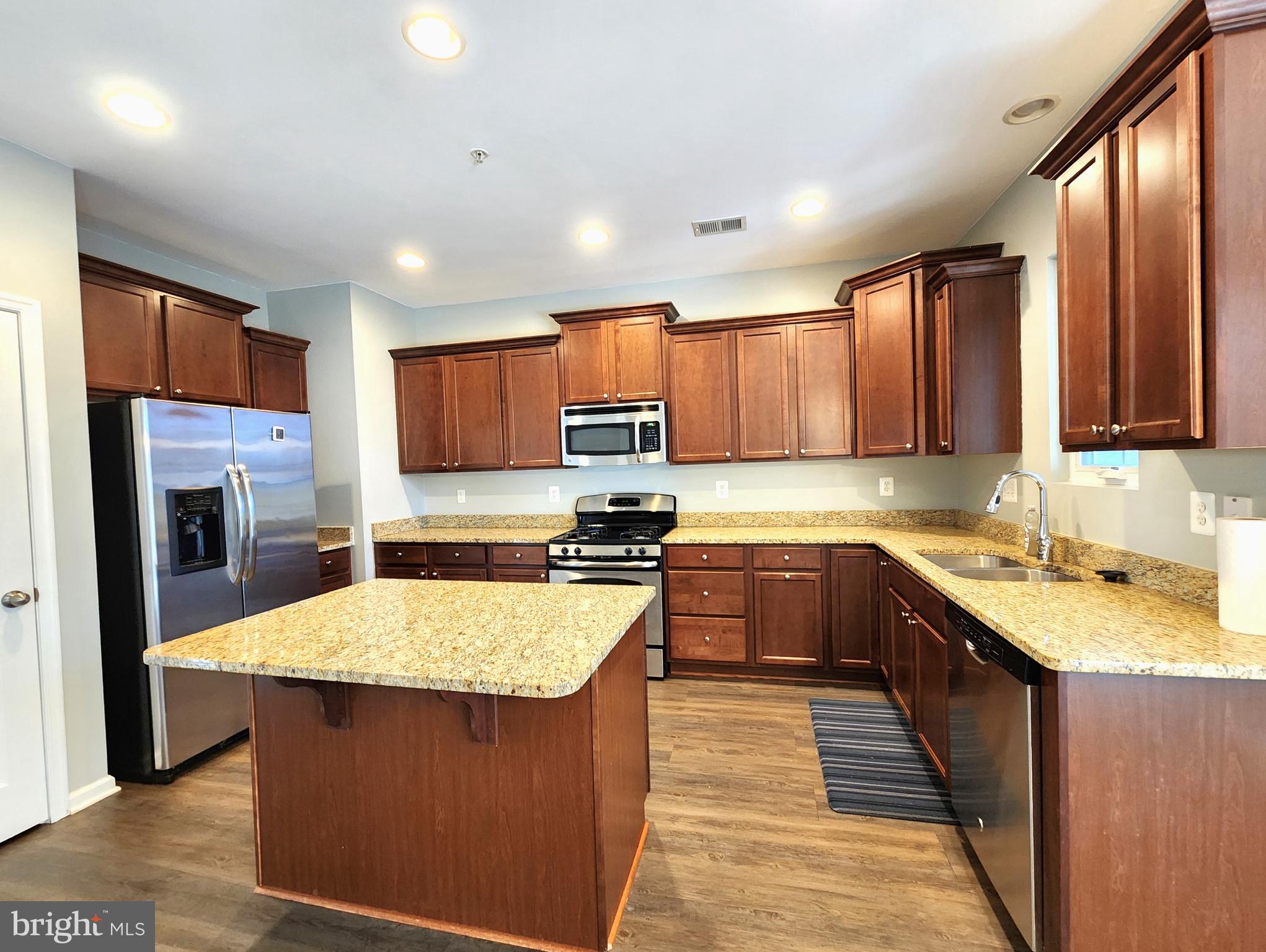 STONEHOUSE RUN - Residential Lease