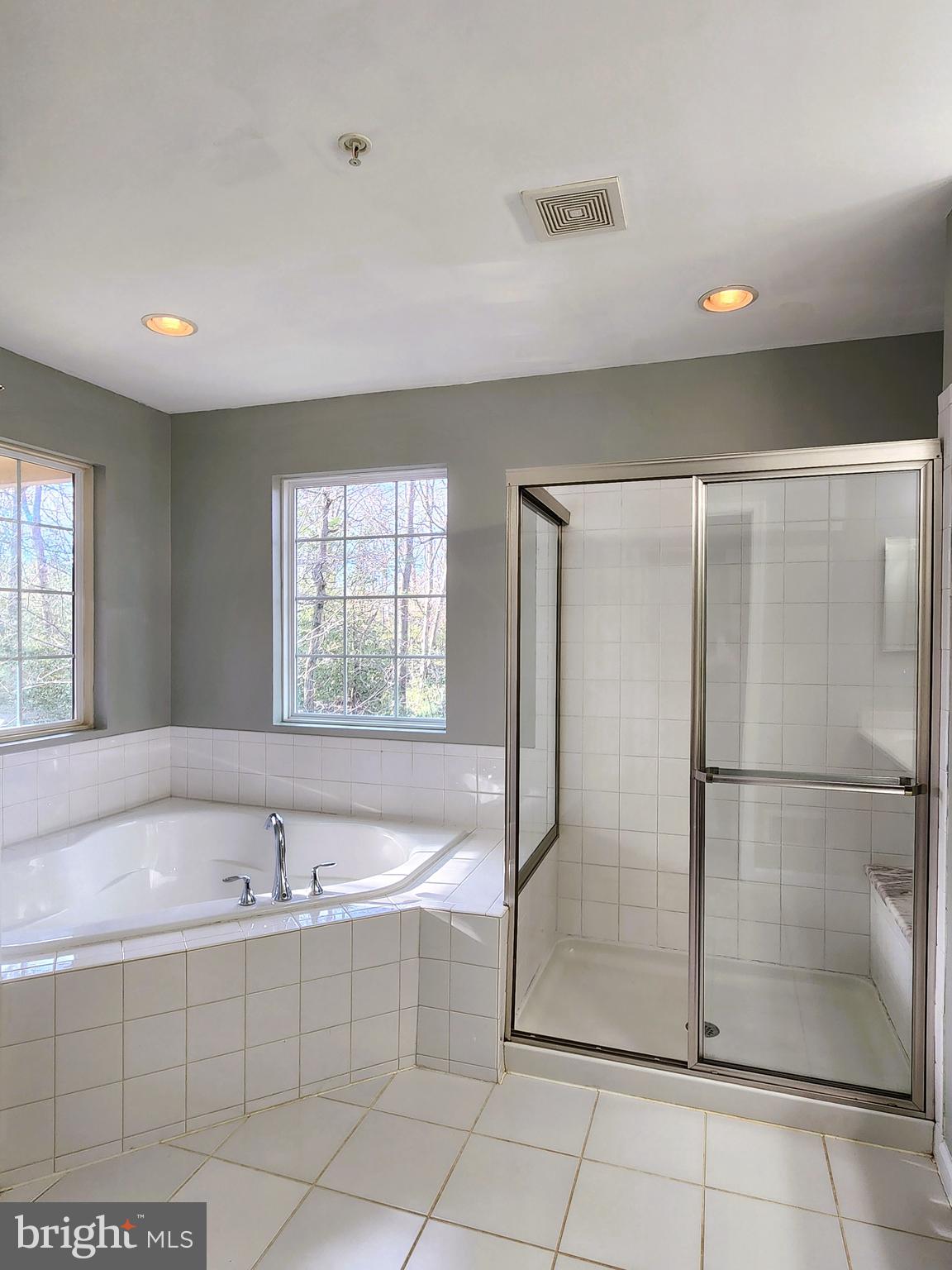 STONEHOUSE RUN - Residential Lease