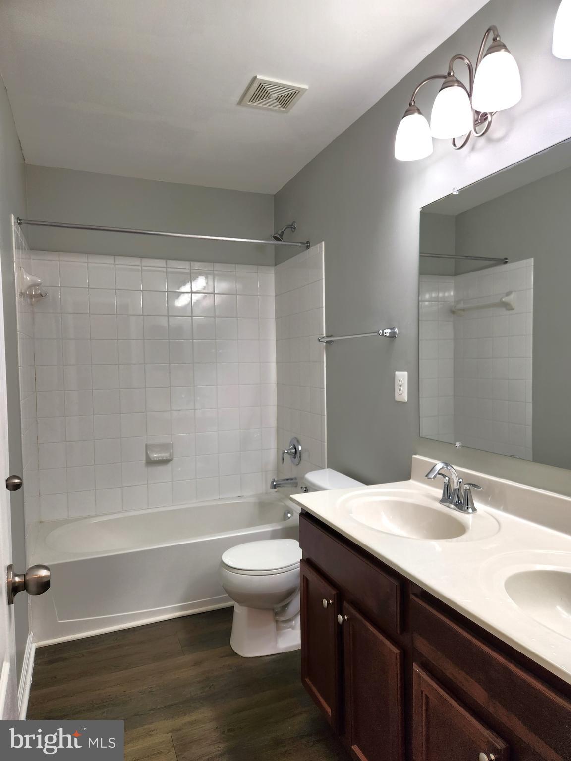 STONEHOUSE RUN - Residential Lease