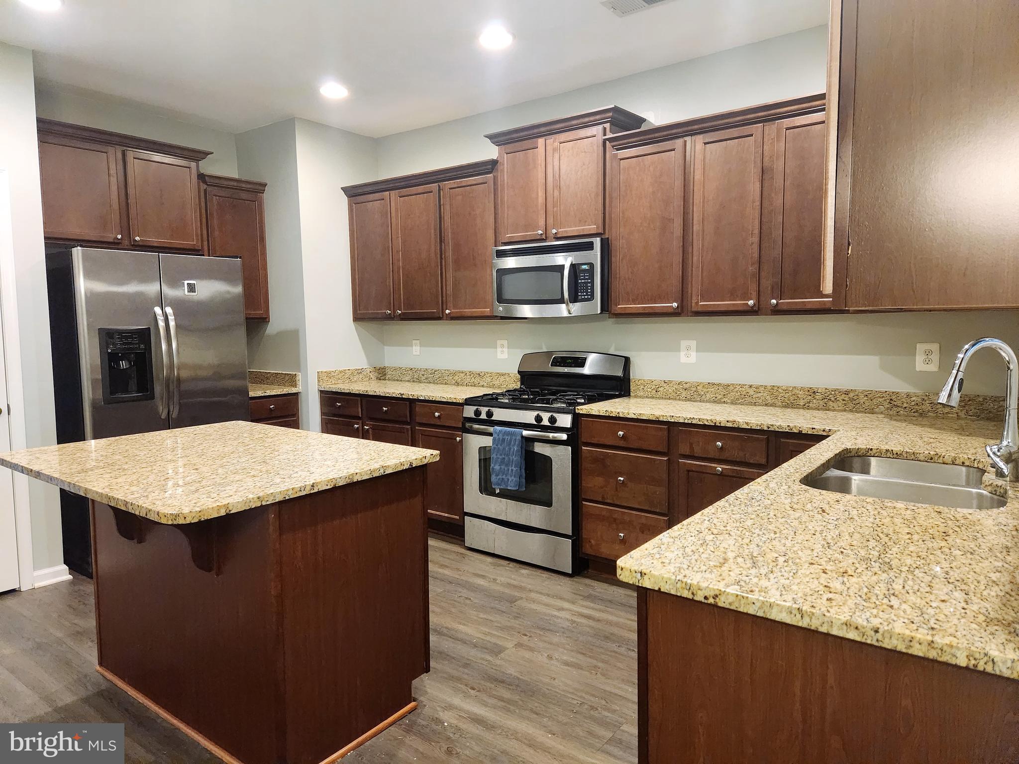 STONEHOUSE RUN - Residential Lease