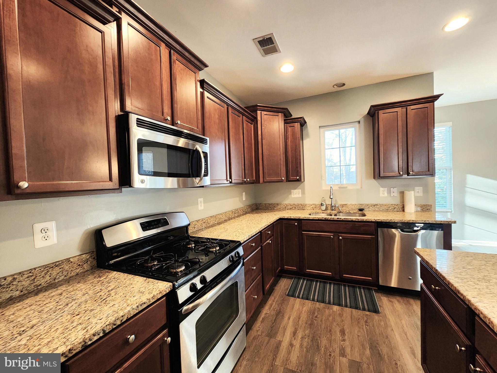 STONEHOUSE RUN - Residential Lease