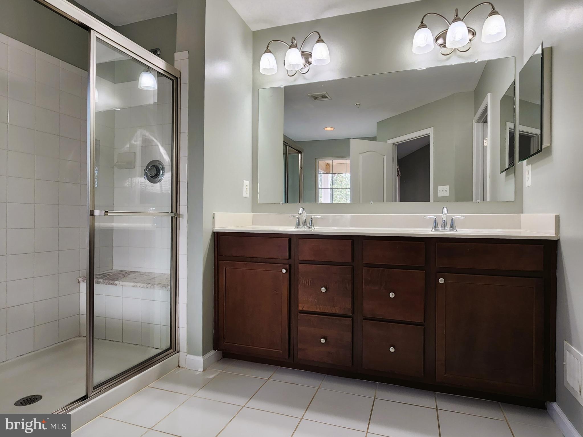 STONEHOUSE RUN - Residential Lease