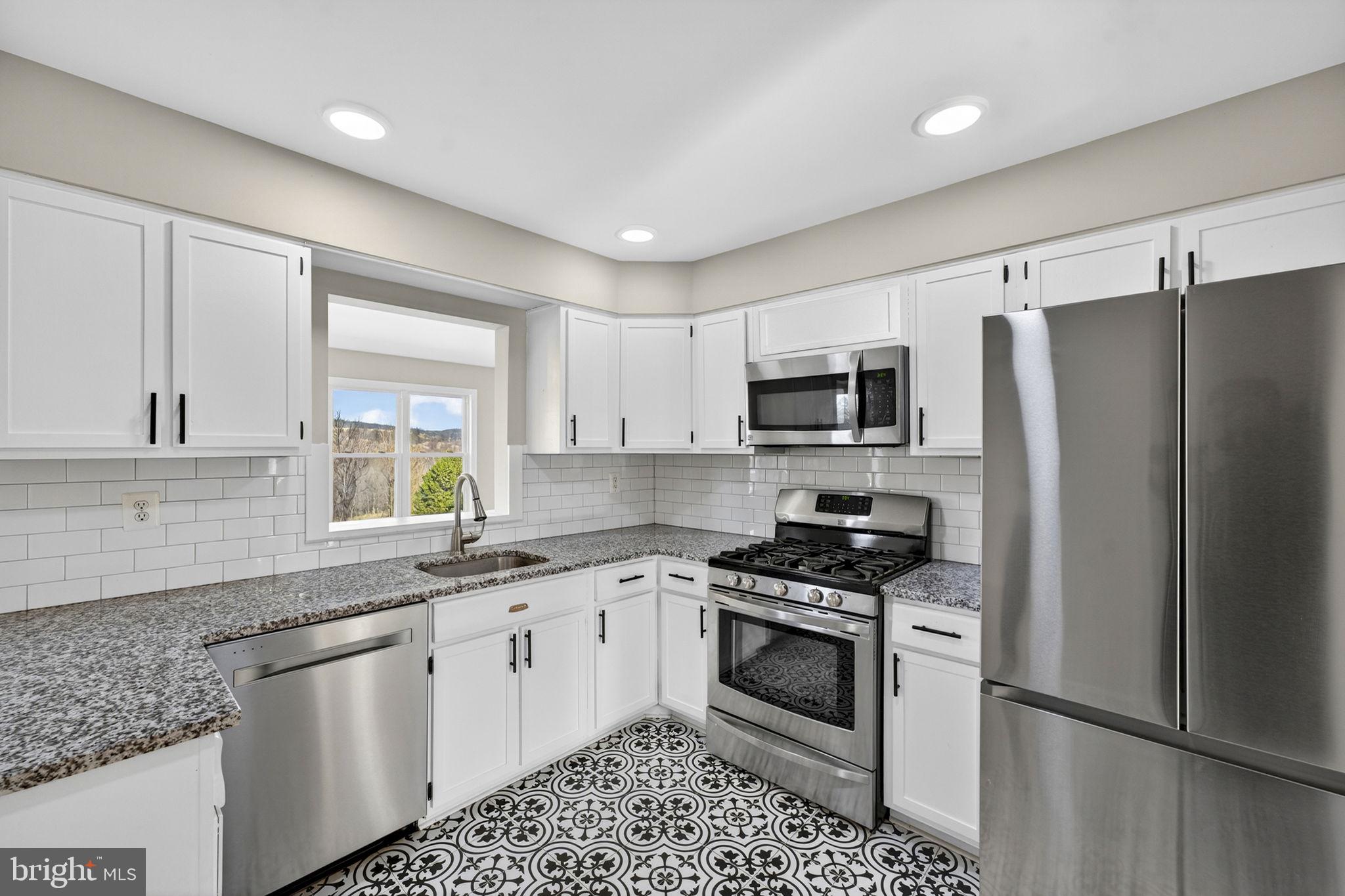 CRESTVIEW ESTATE - Residential