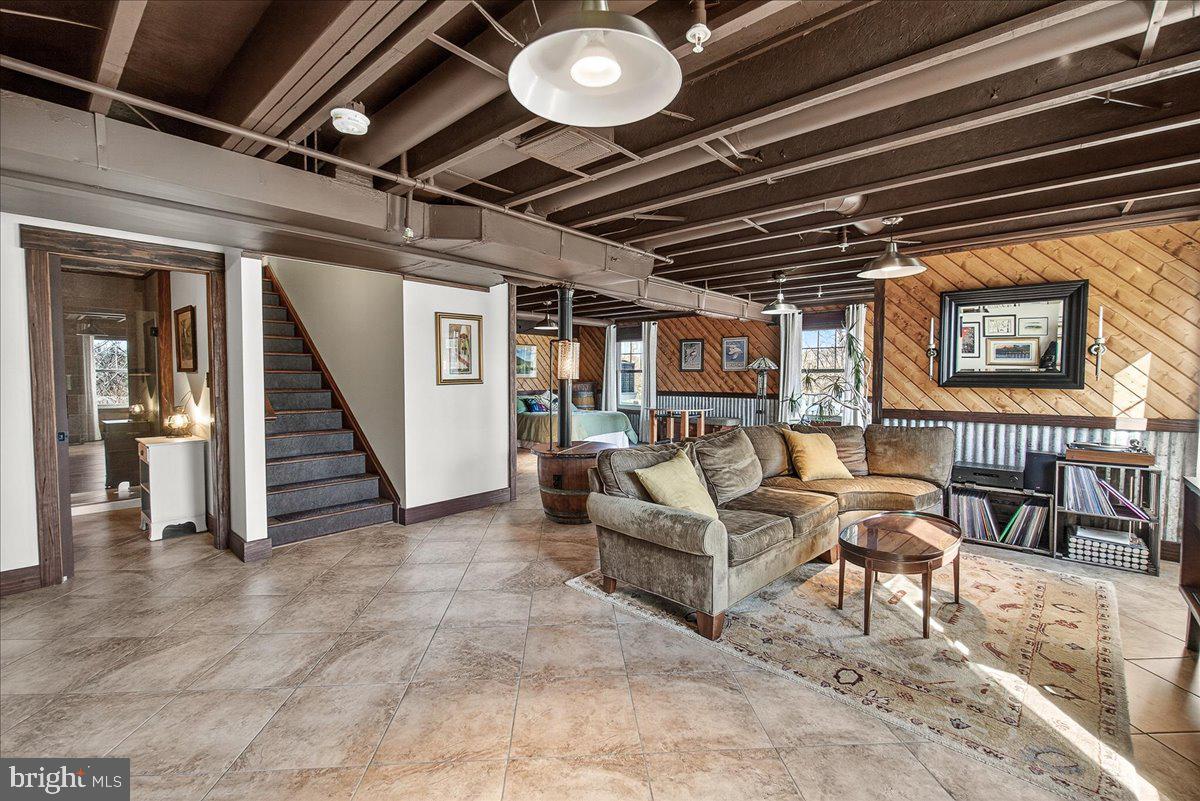 ORCHARD AT NEW MARKET - Residential