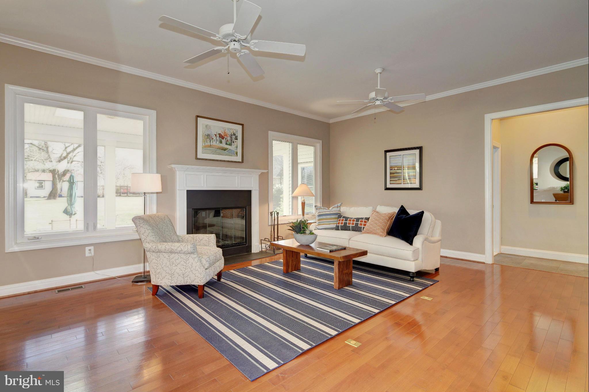 ROCKLAND SQUARE - Residential