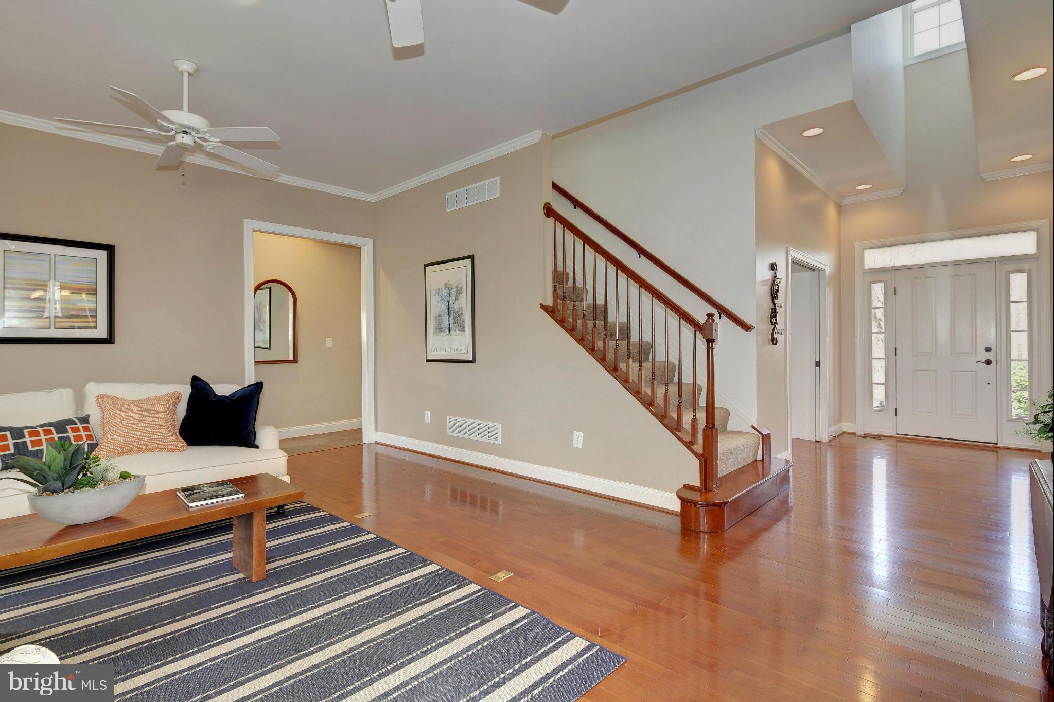 ROCKLAND SQUARE - Residential