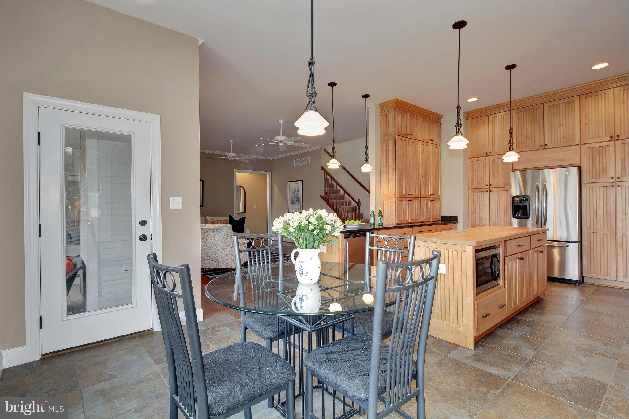 ROCKLAND SQUARE - Residential