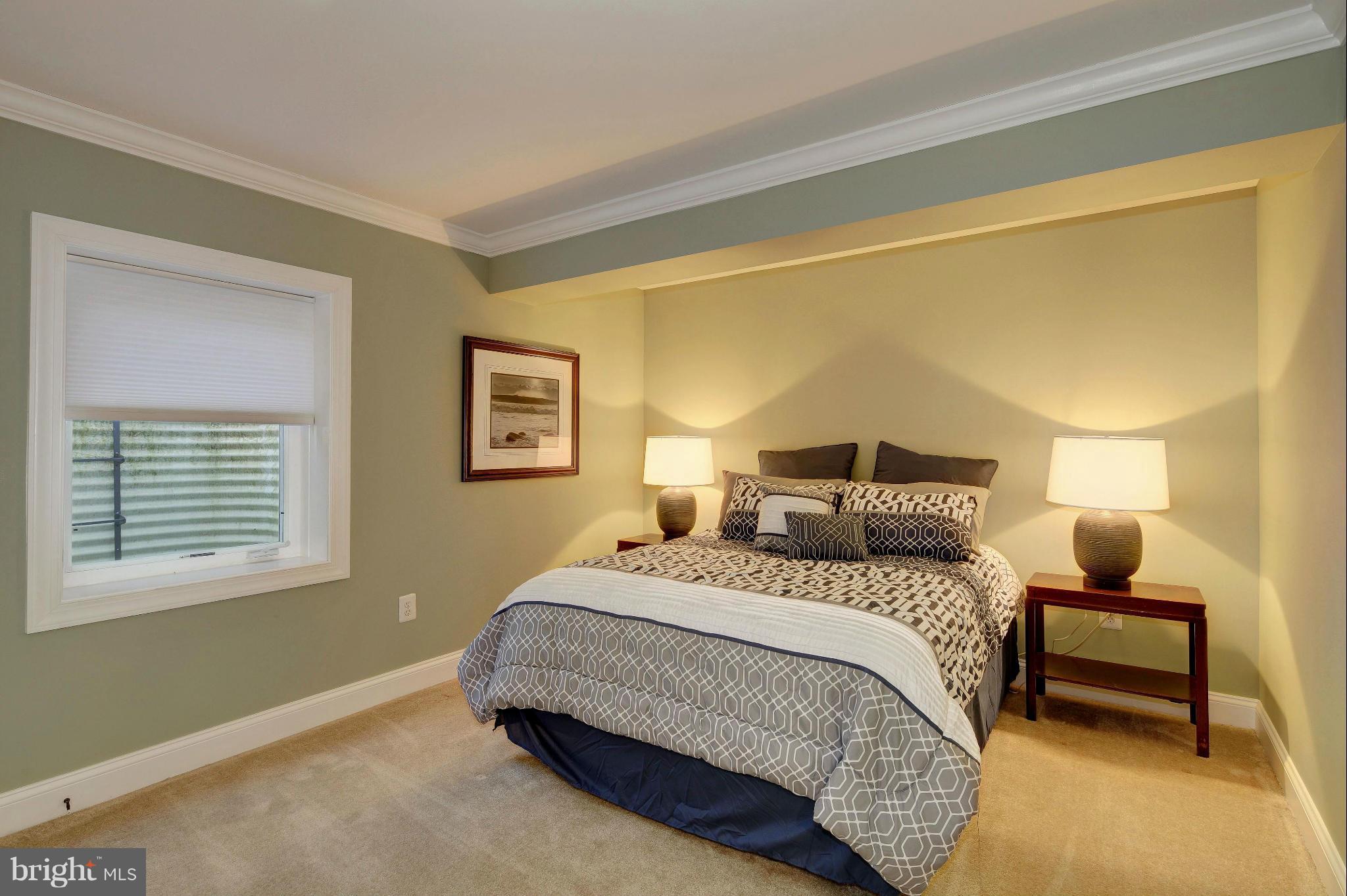 ROCKLAND SQUARE - Residential