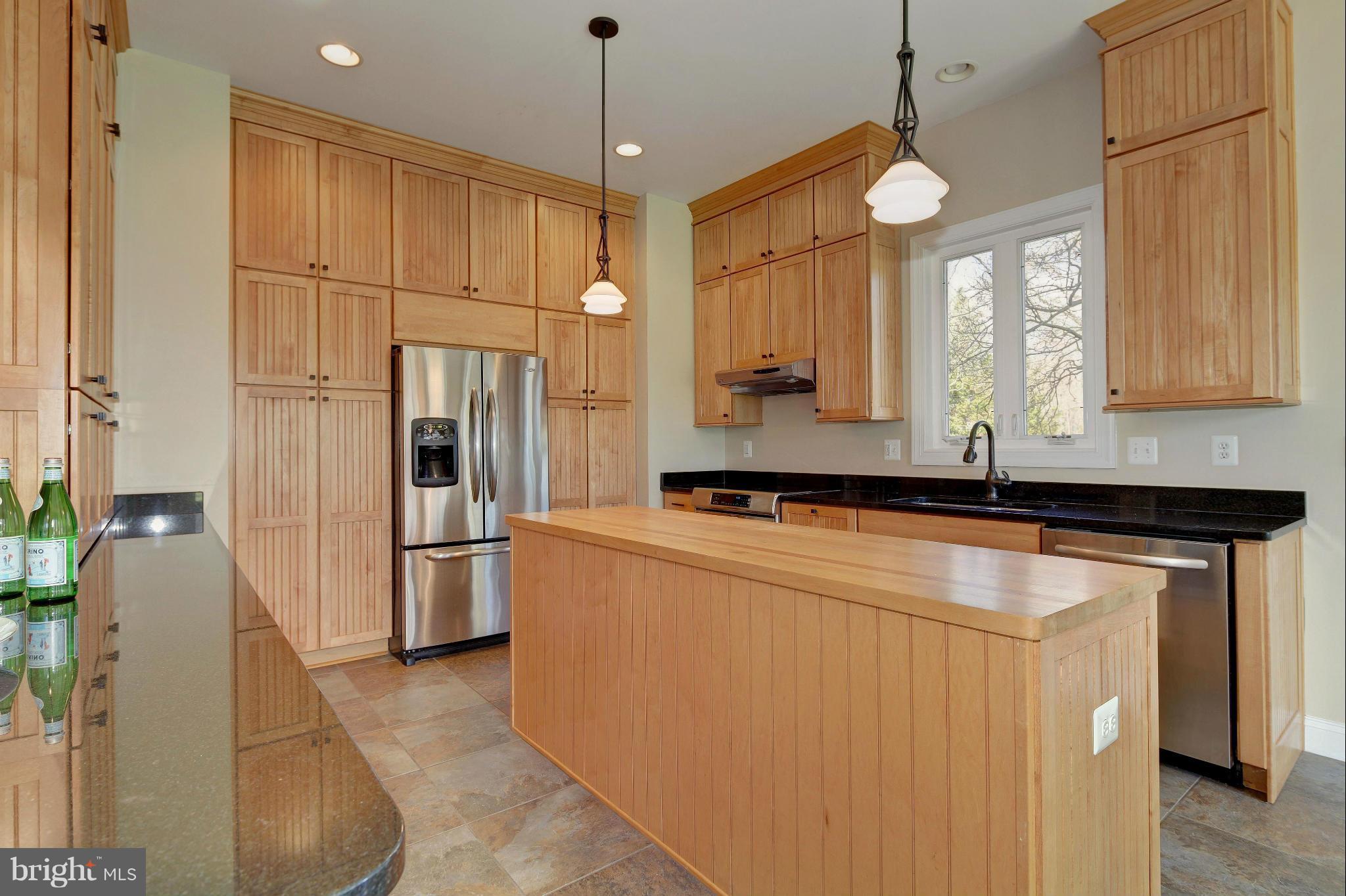 ROCKLAND SQUARE - Residential