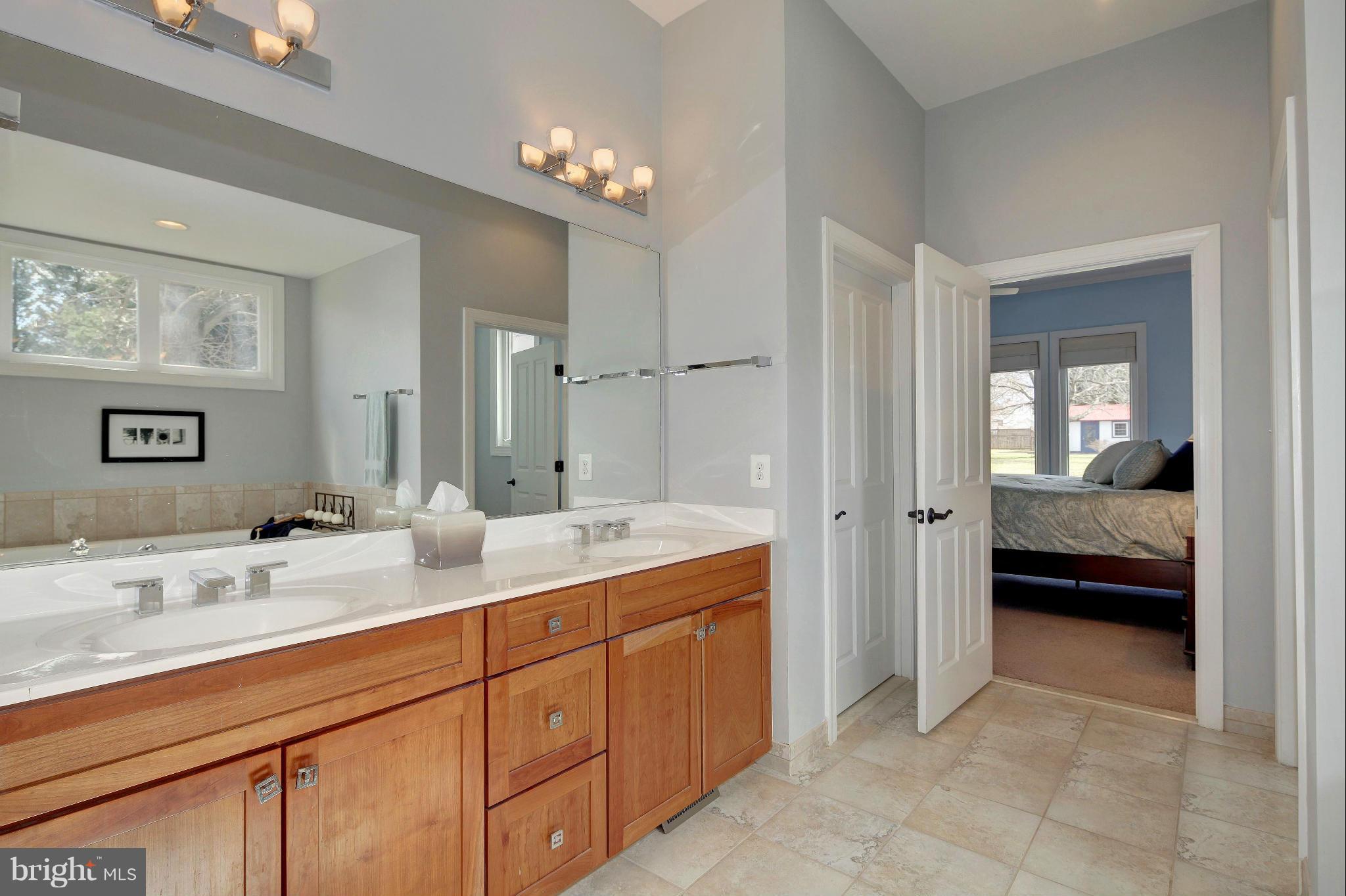 ROCKLAND SQUARE - Residential