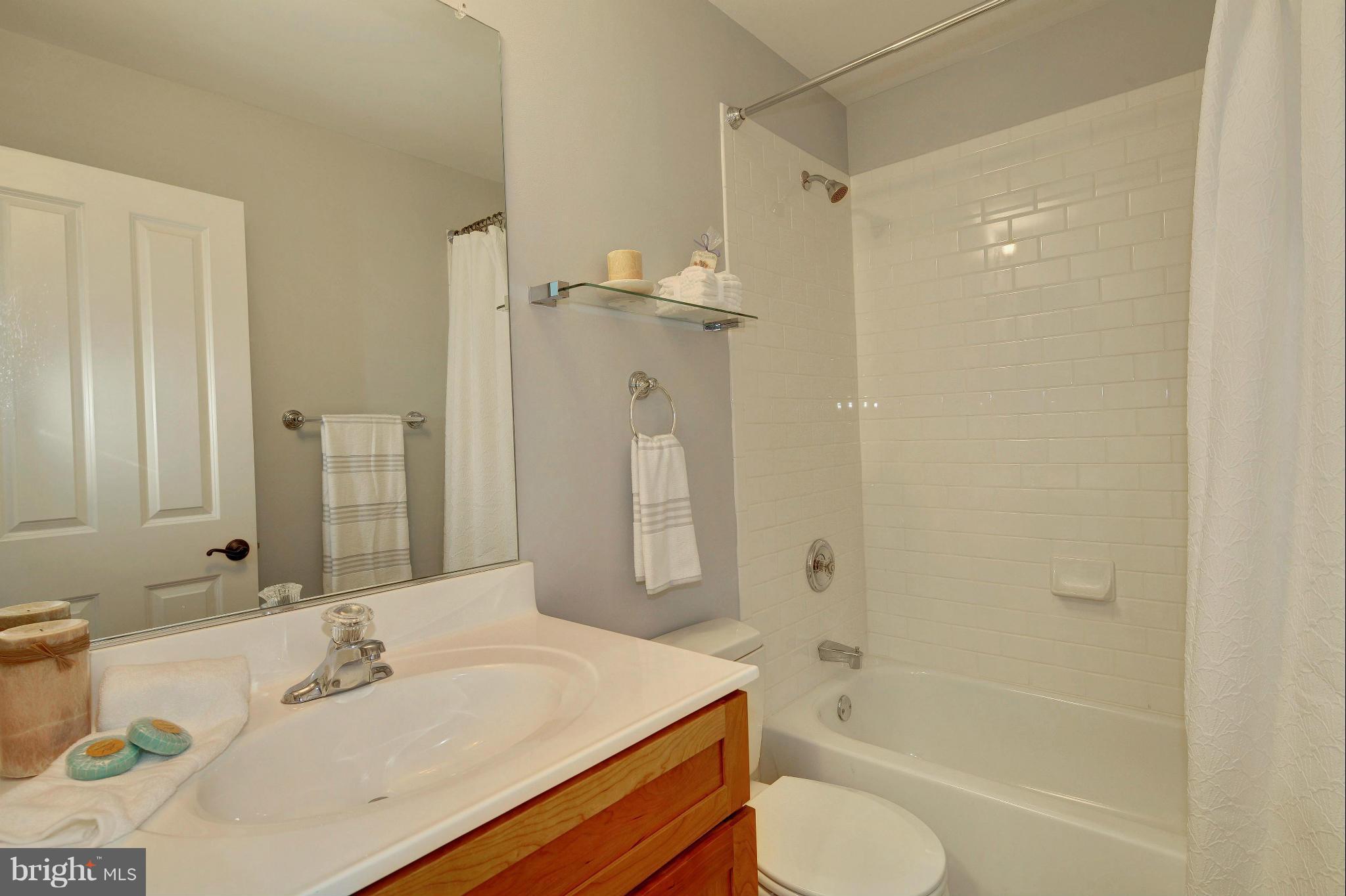 ROCKLAND SQUARE - Residential