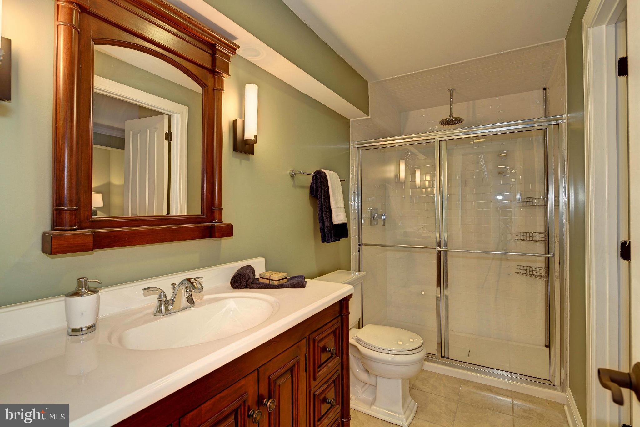 ROCKLAND SQUARE - Residential