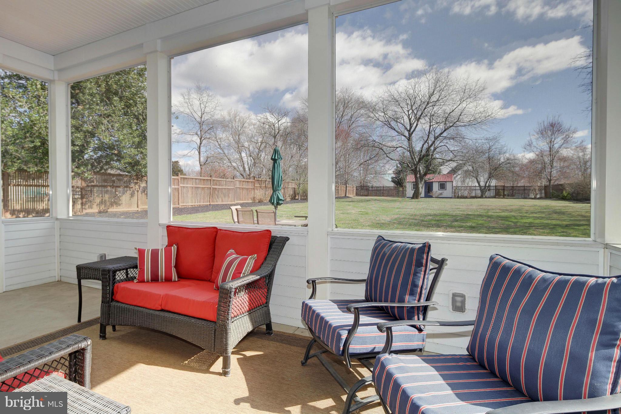 ROCKLAND SQUARE - Residential