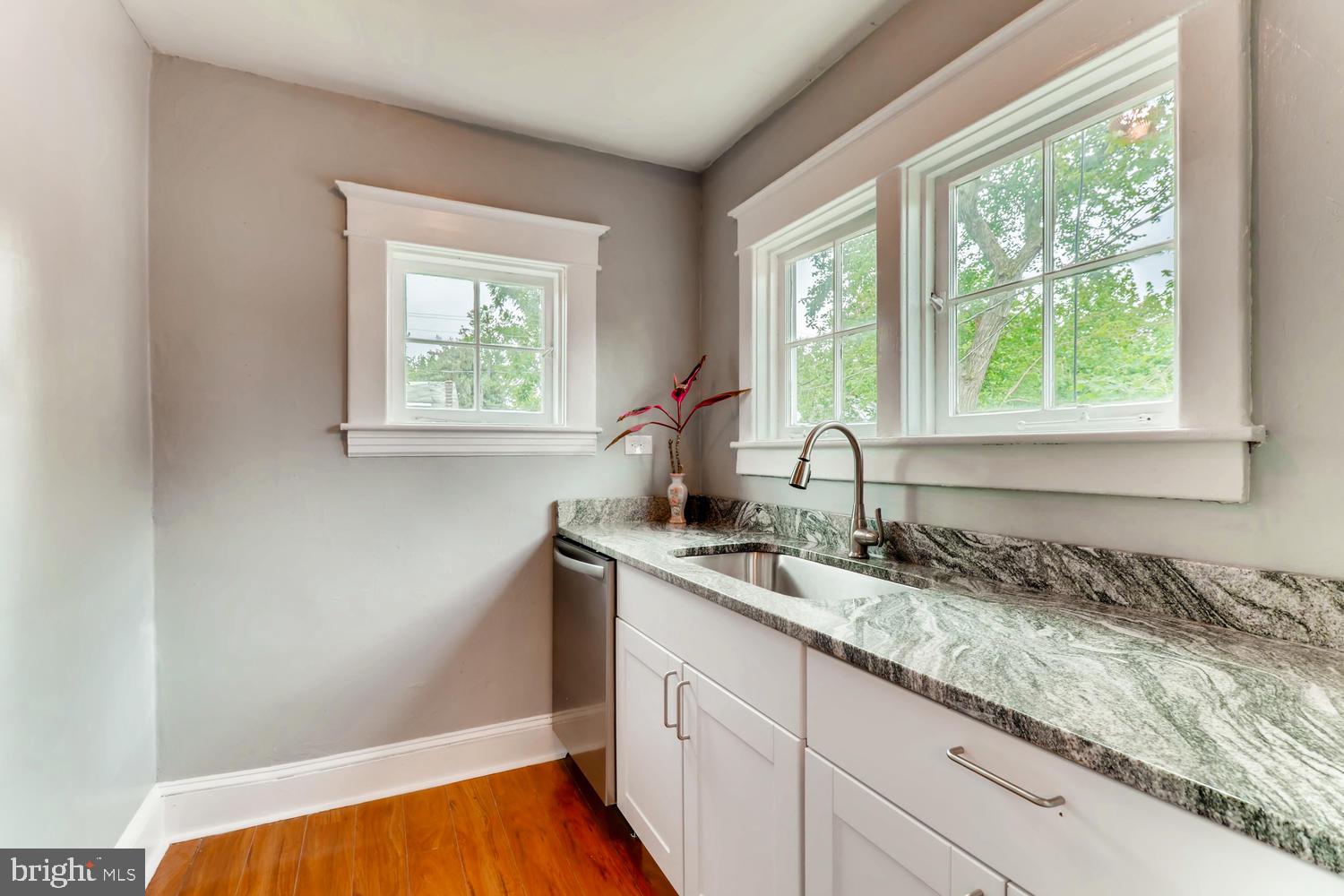 RADNOR WINSTON - Residential