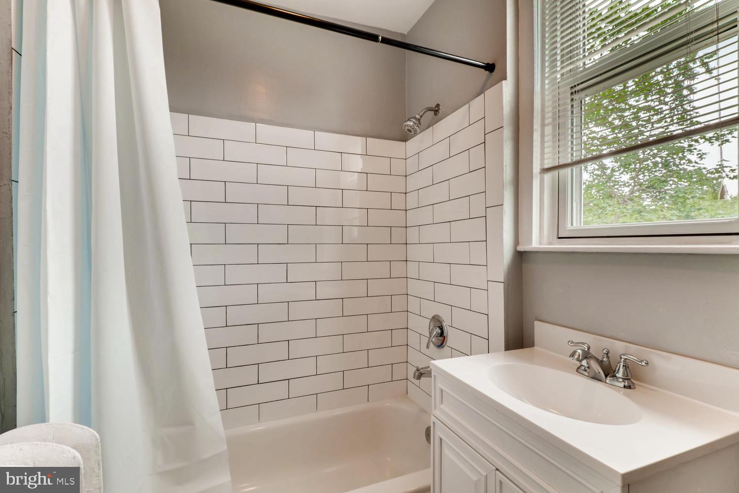 RADNOR WINSTON - Residential