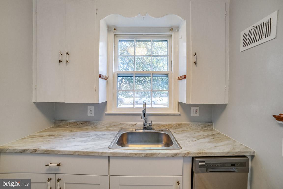 DANIELS - Residential Lease