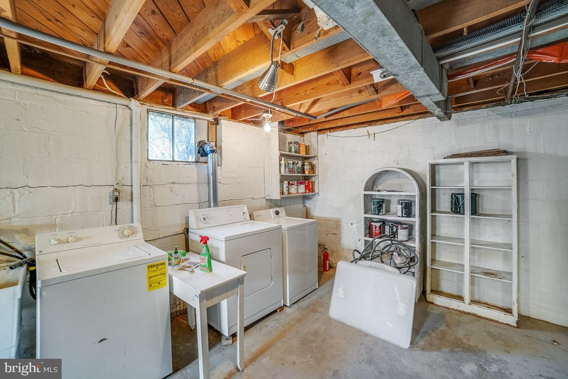 DANIELS - Residential Lease