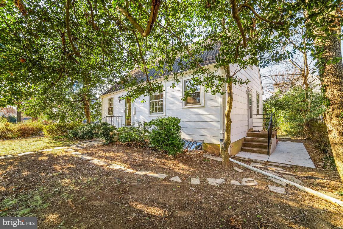 DANIELS - Residential Lease