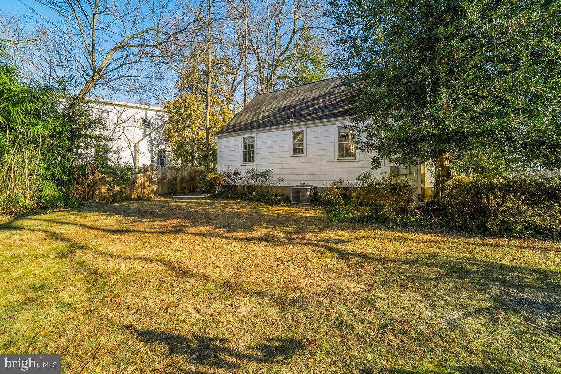 DANIELS - Residential Lease