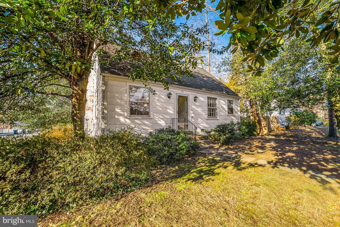 DANIELS - Residential Lease