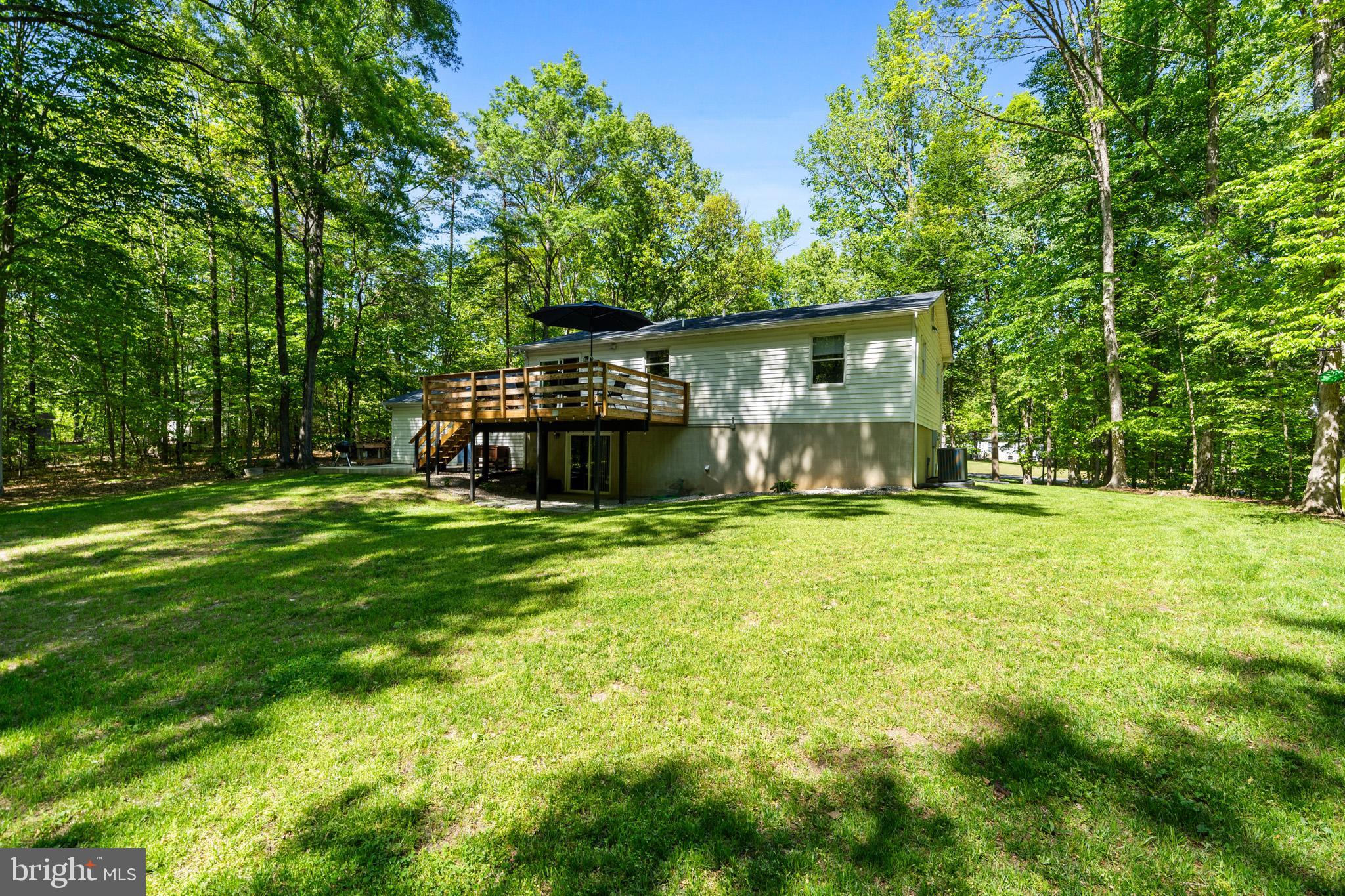 COUNTRY LAKES - Residential