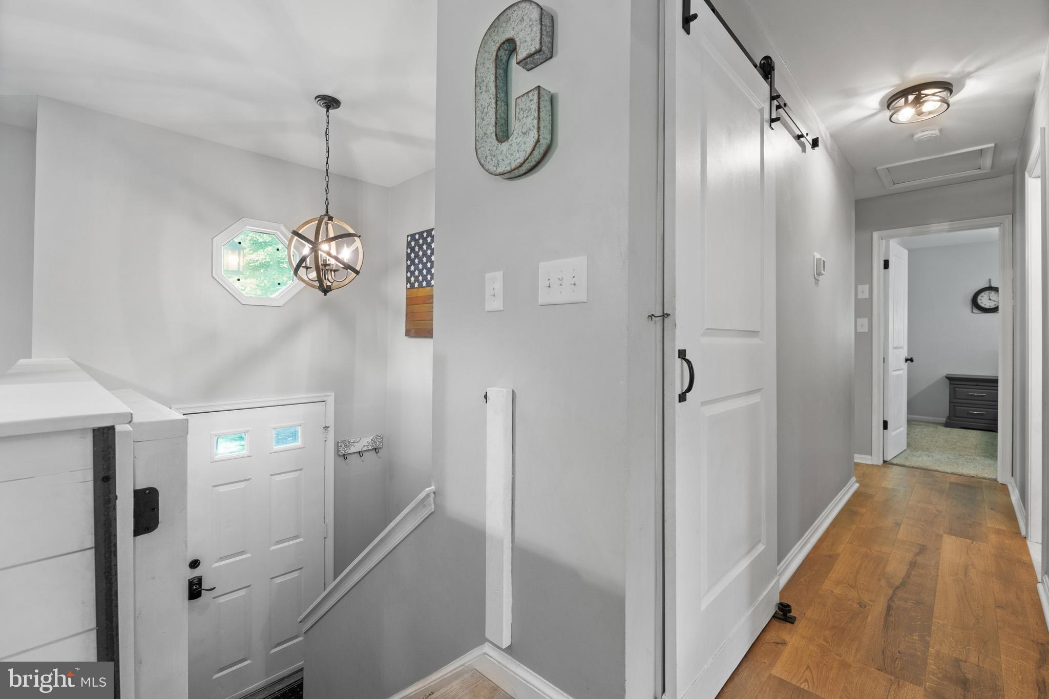 COUNTRY LAKES - Residential