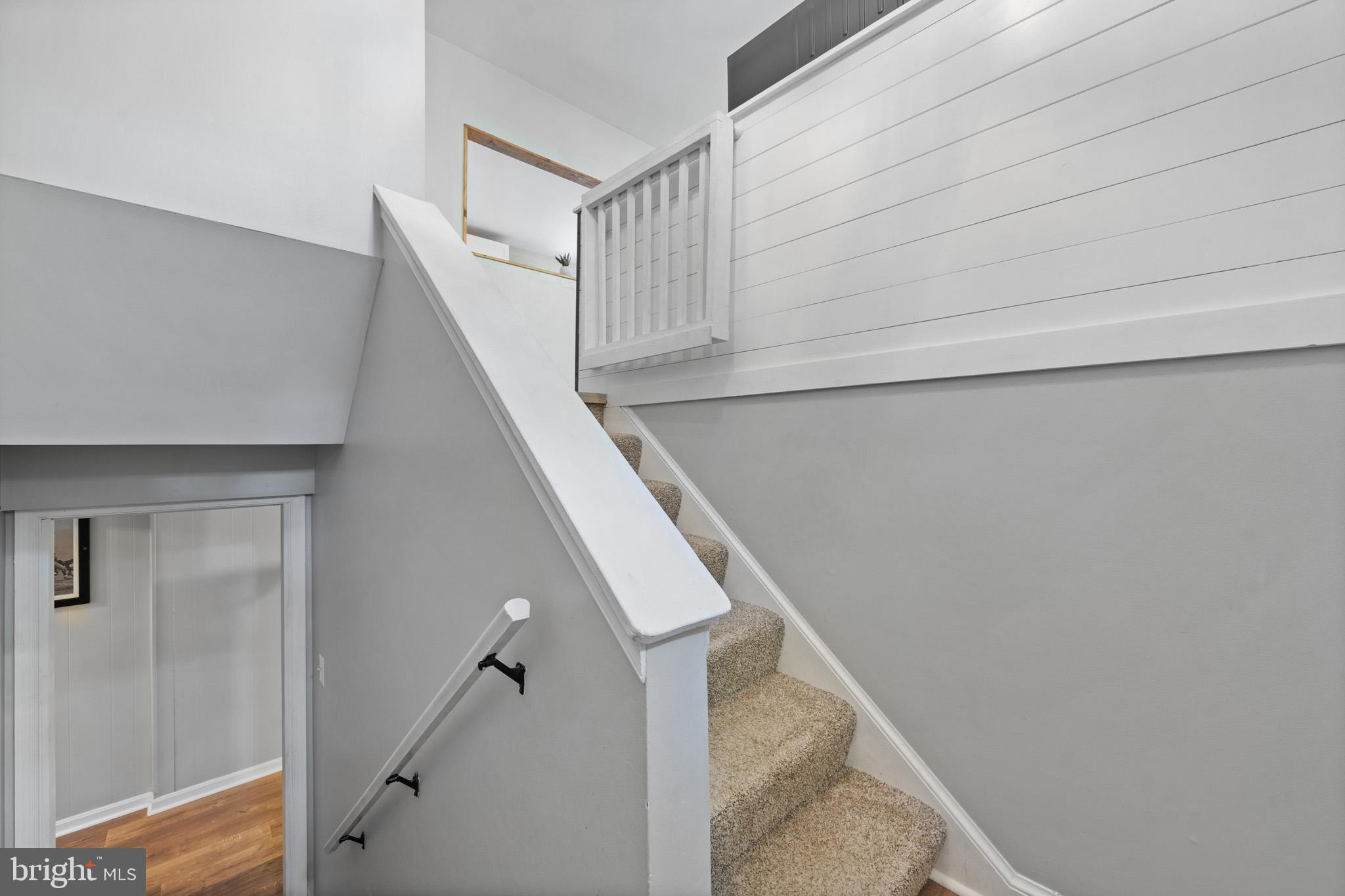 COUNTRY LAKES - Residential