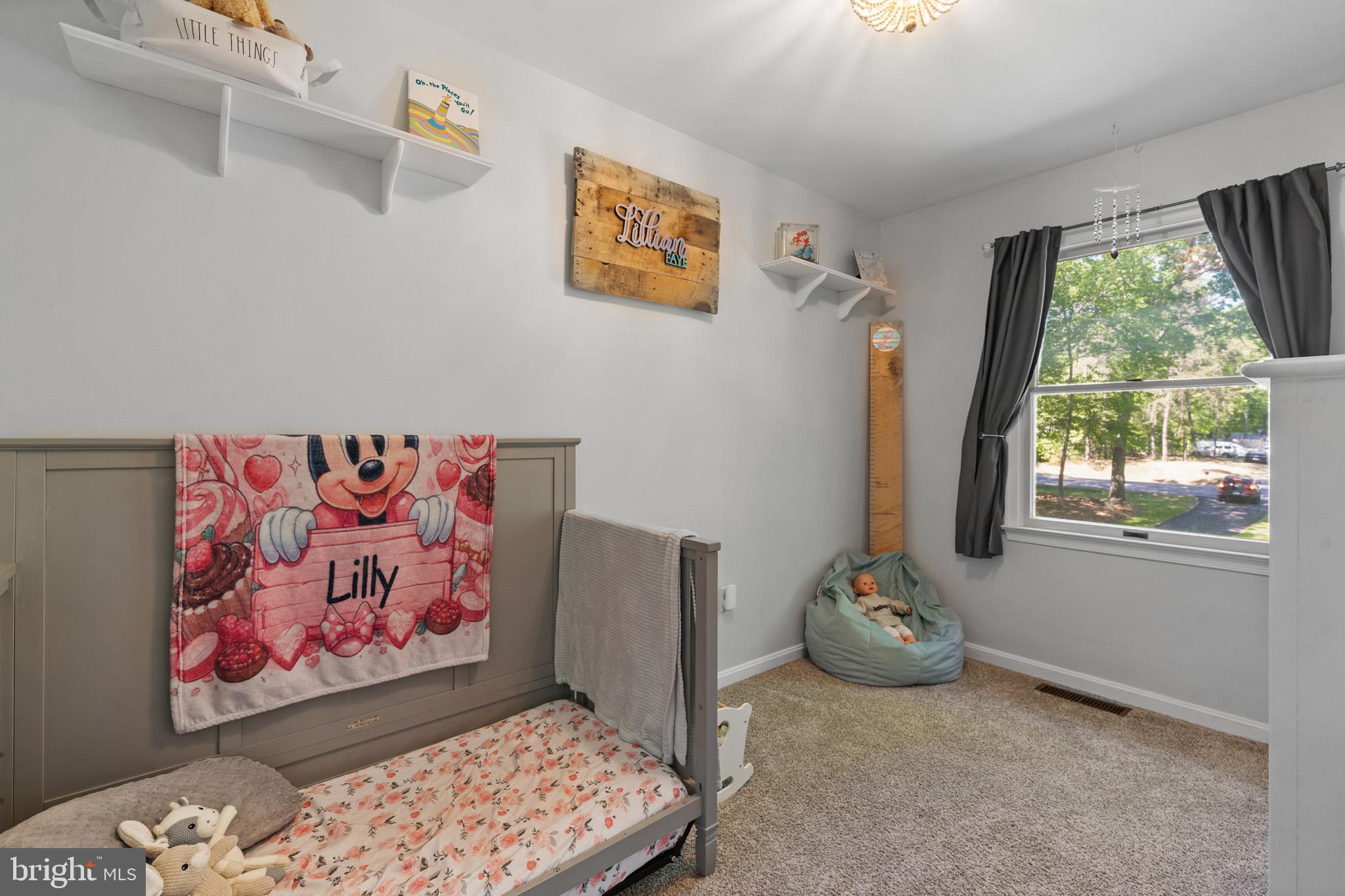 COUNTRY LAKES - Residential