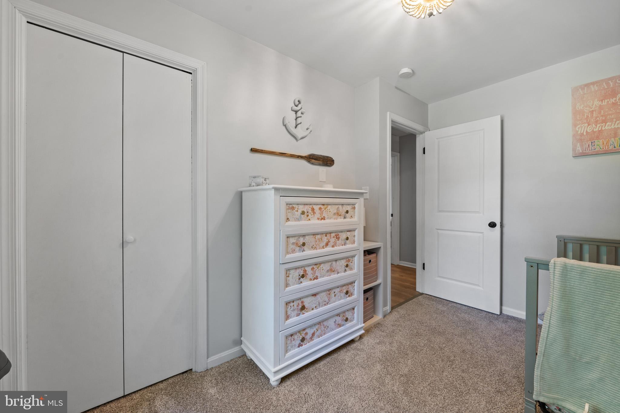 COUNTRY LAKES - Residential