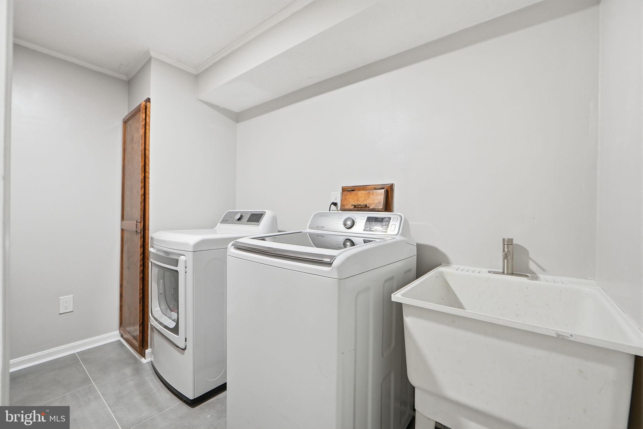 SILVER OAKS - Residential