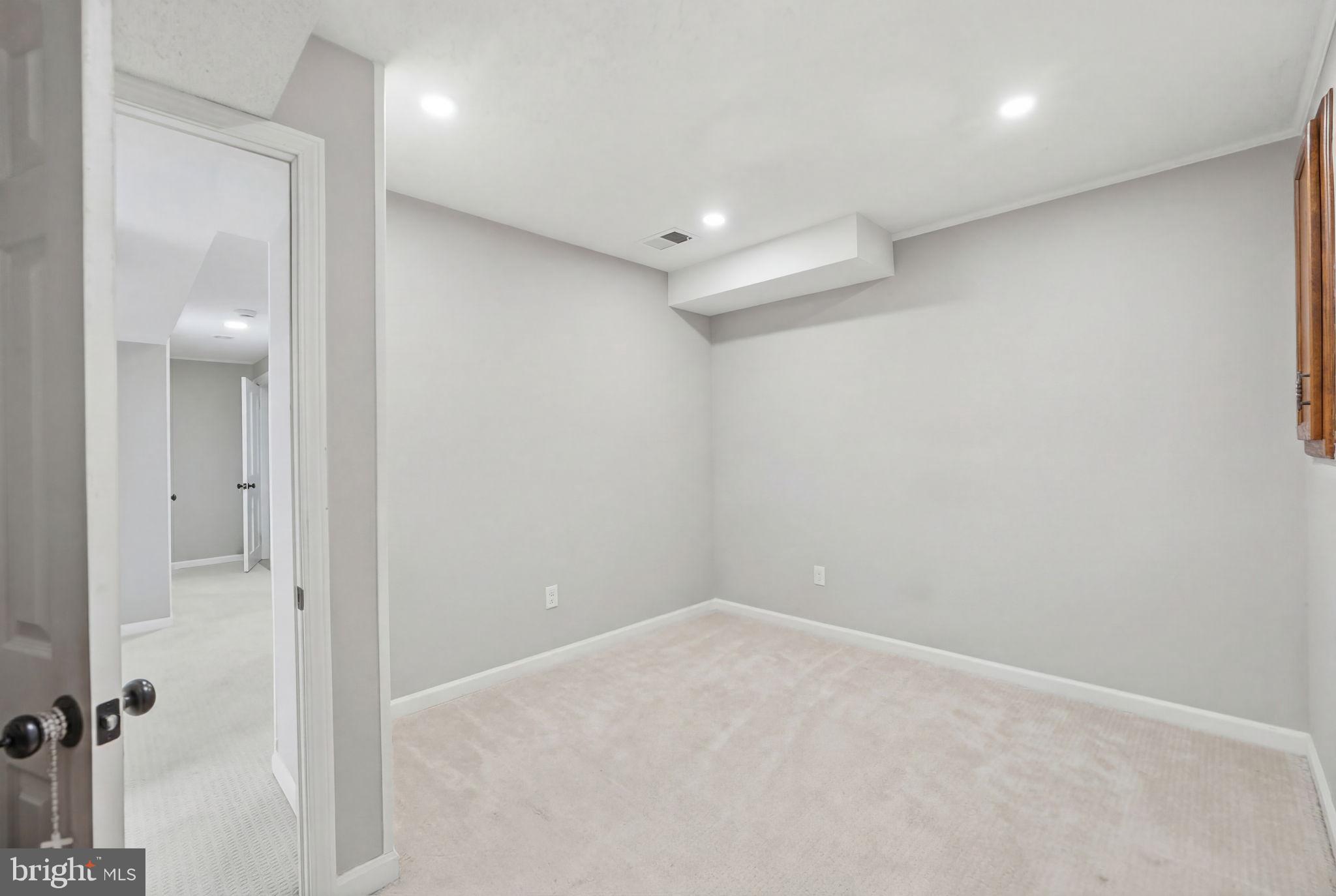 SILVER OAKS - Residential