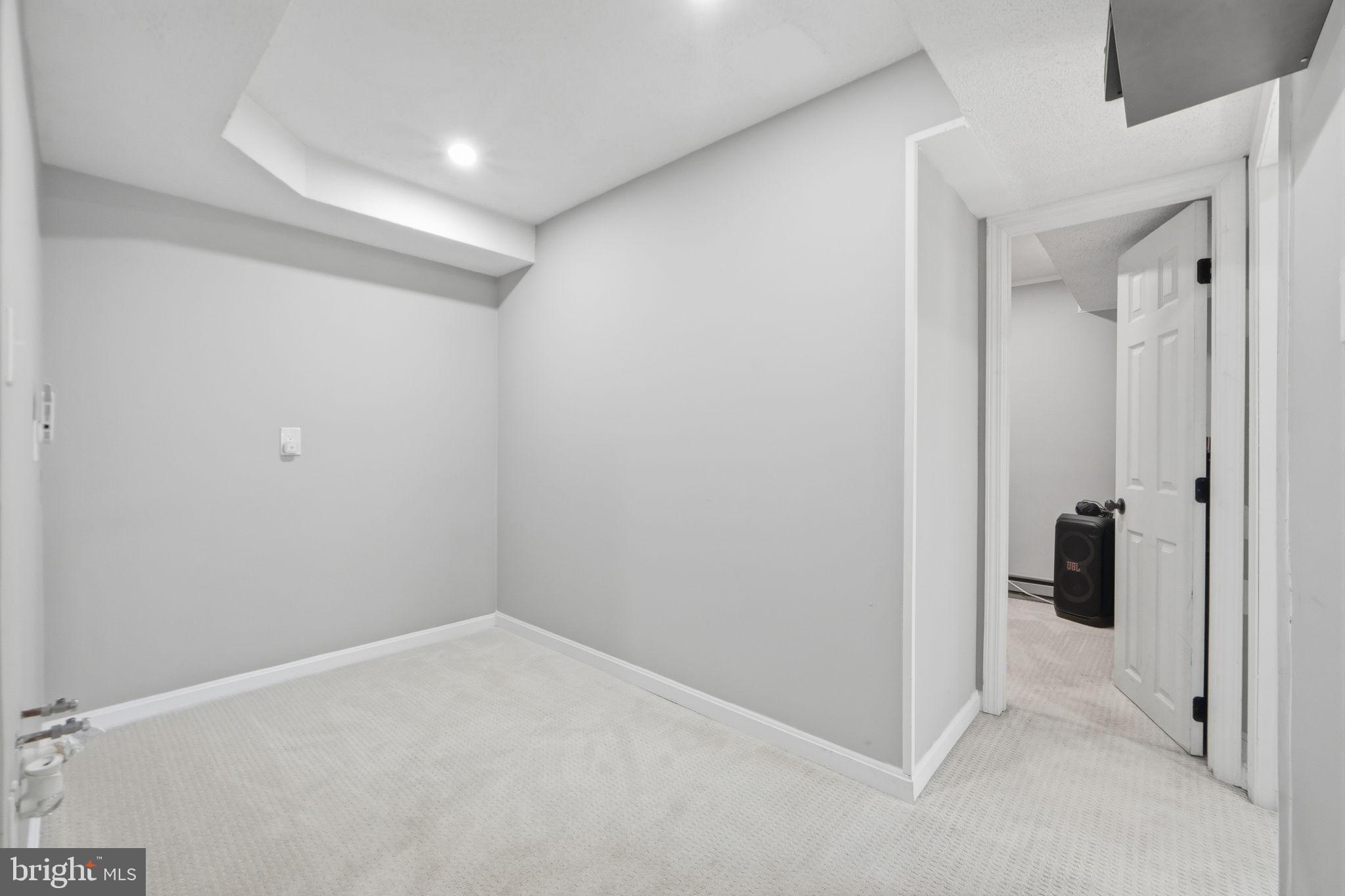 SILVER OAKS - Residential