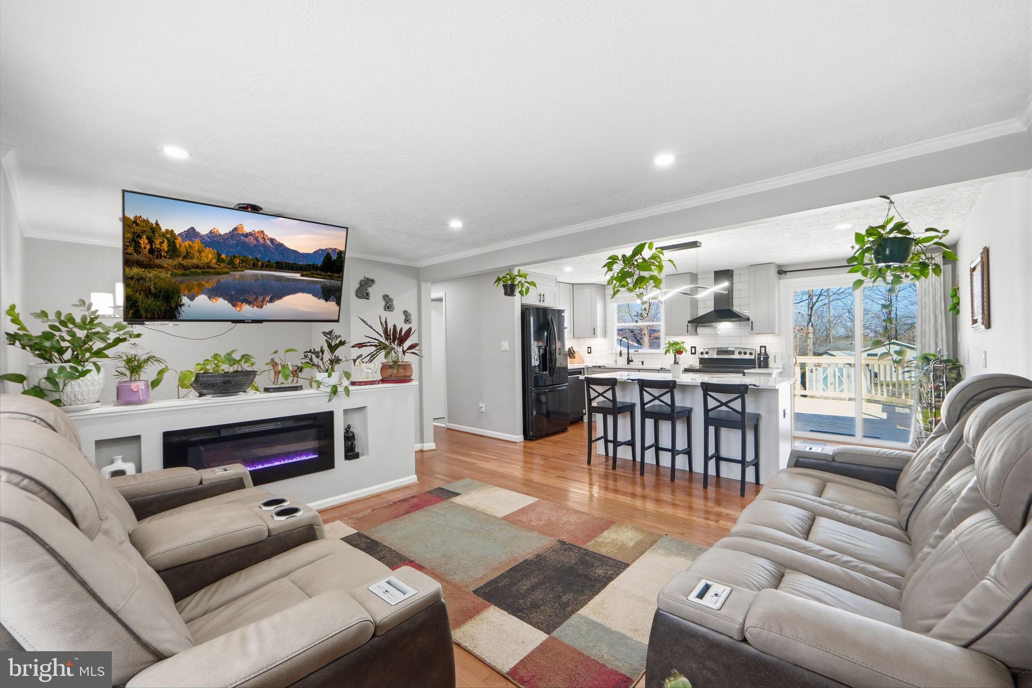 SILVER OAKS - Residential