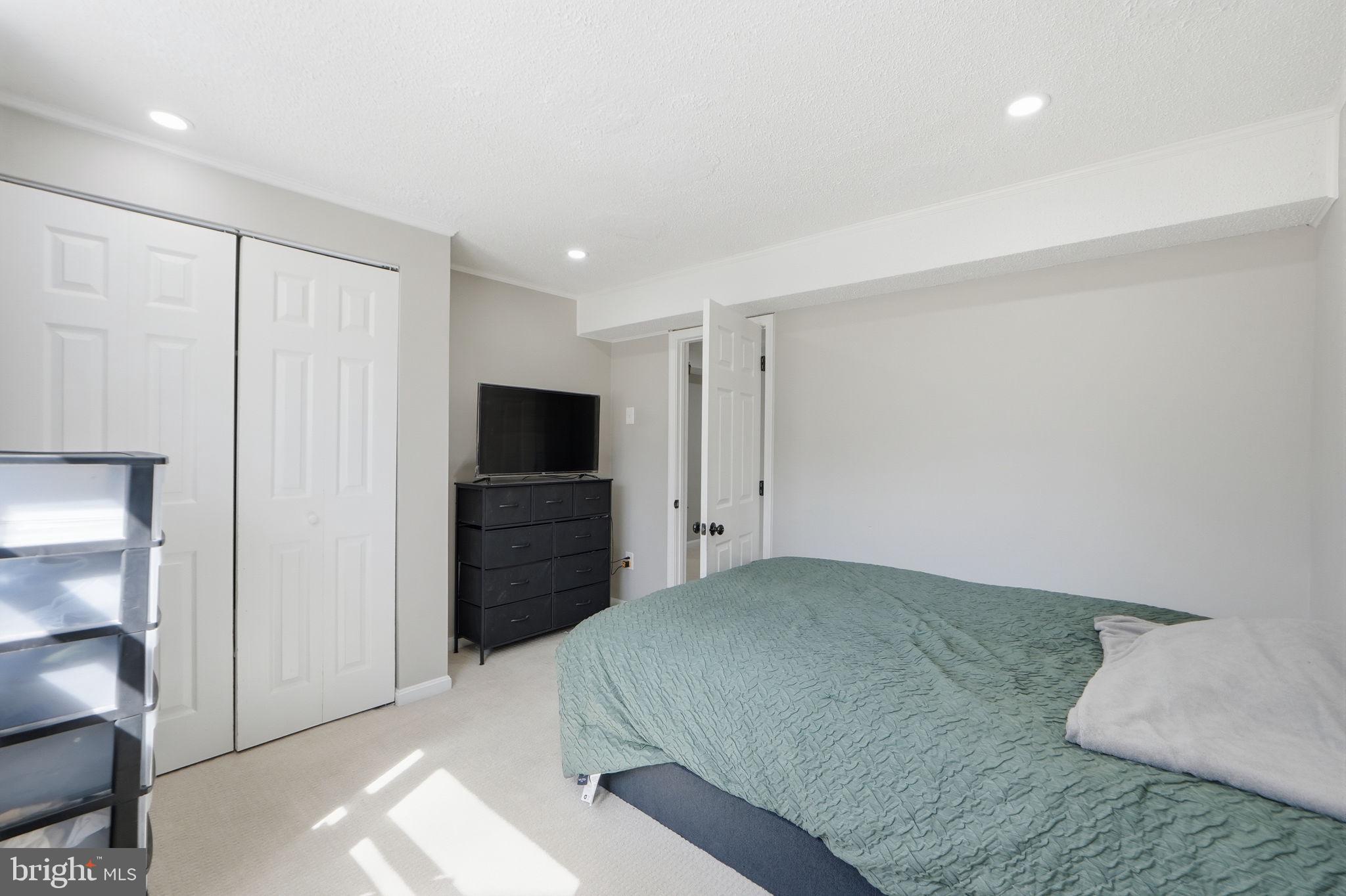 SILVER OAKS - Residential