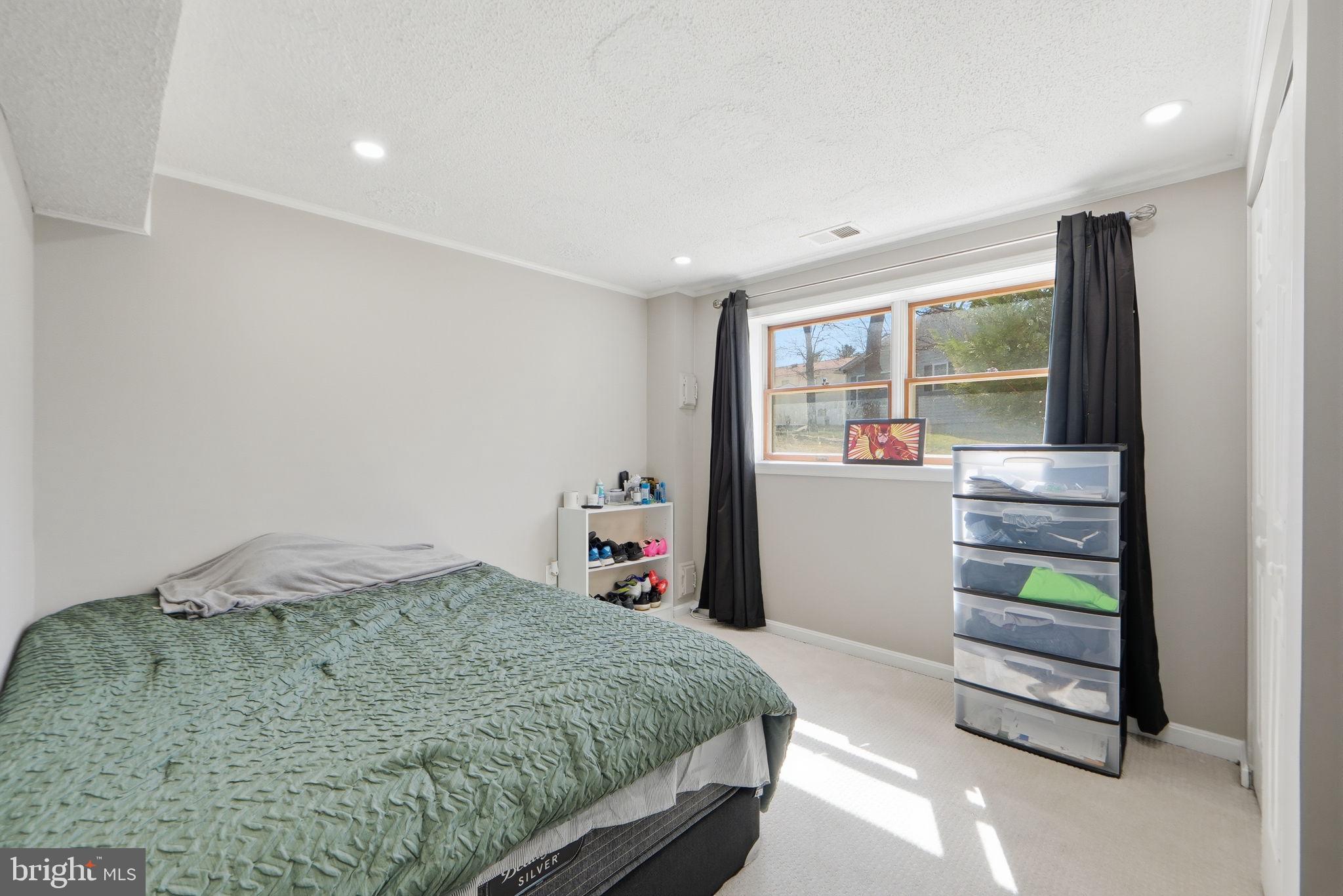 SILVER OAKS - Residential