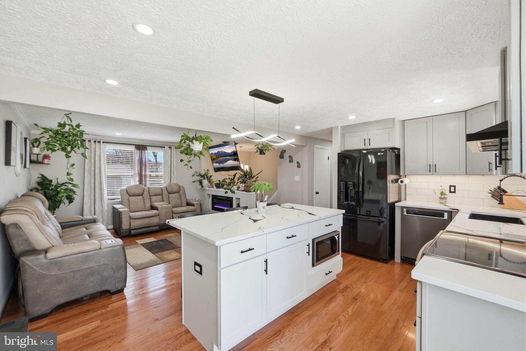 SILVER OAKS - Residential