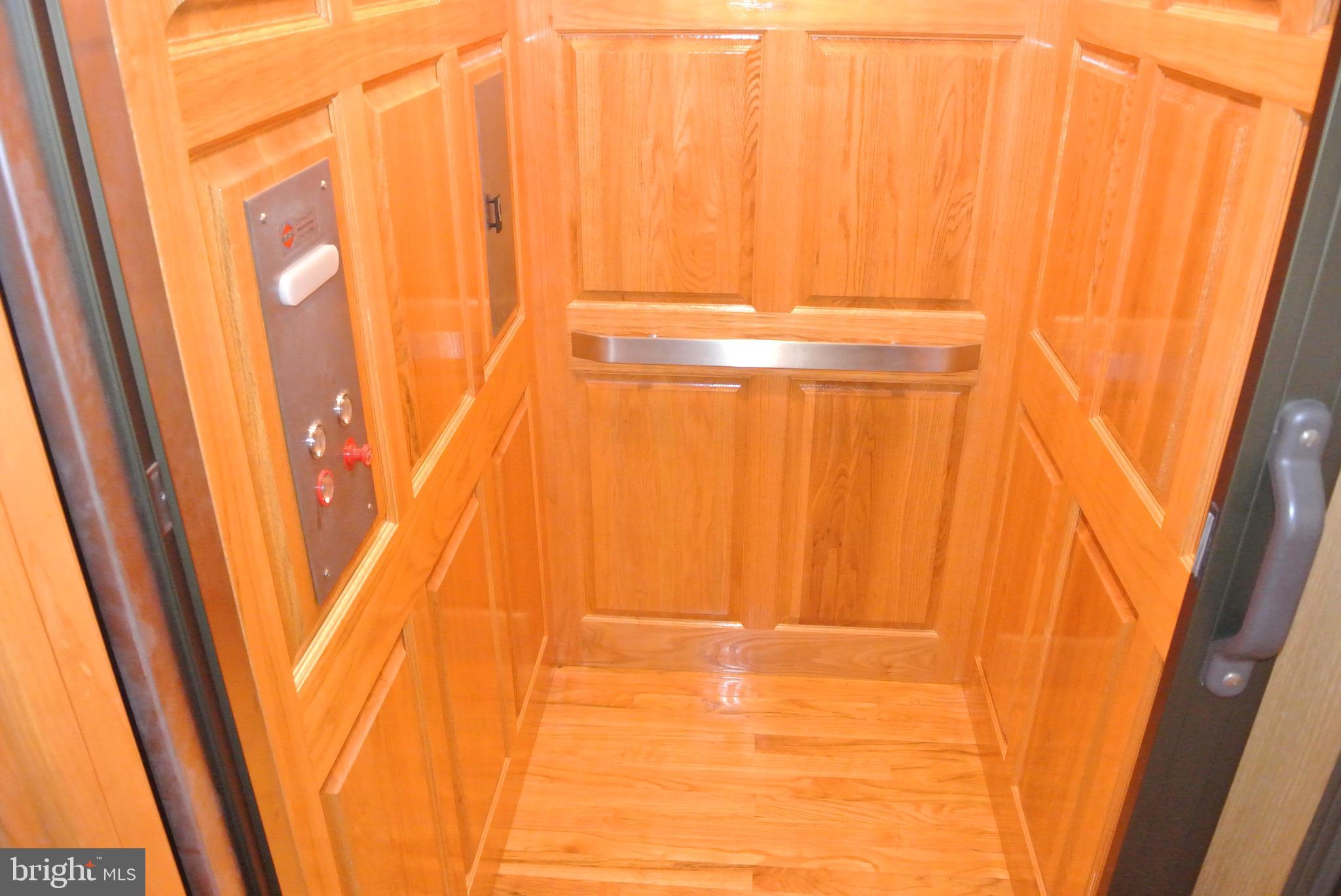 COBB ISLAND - Residential