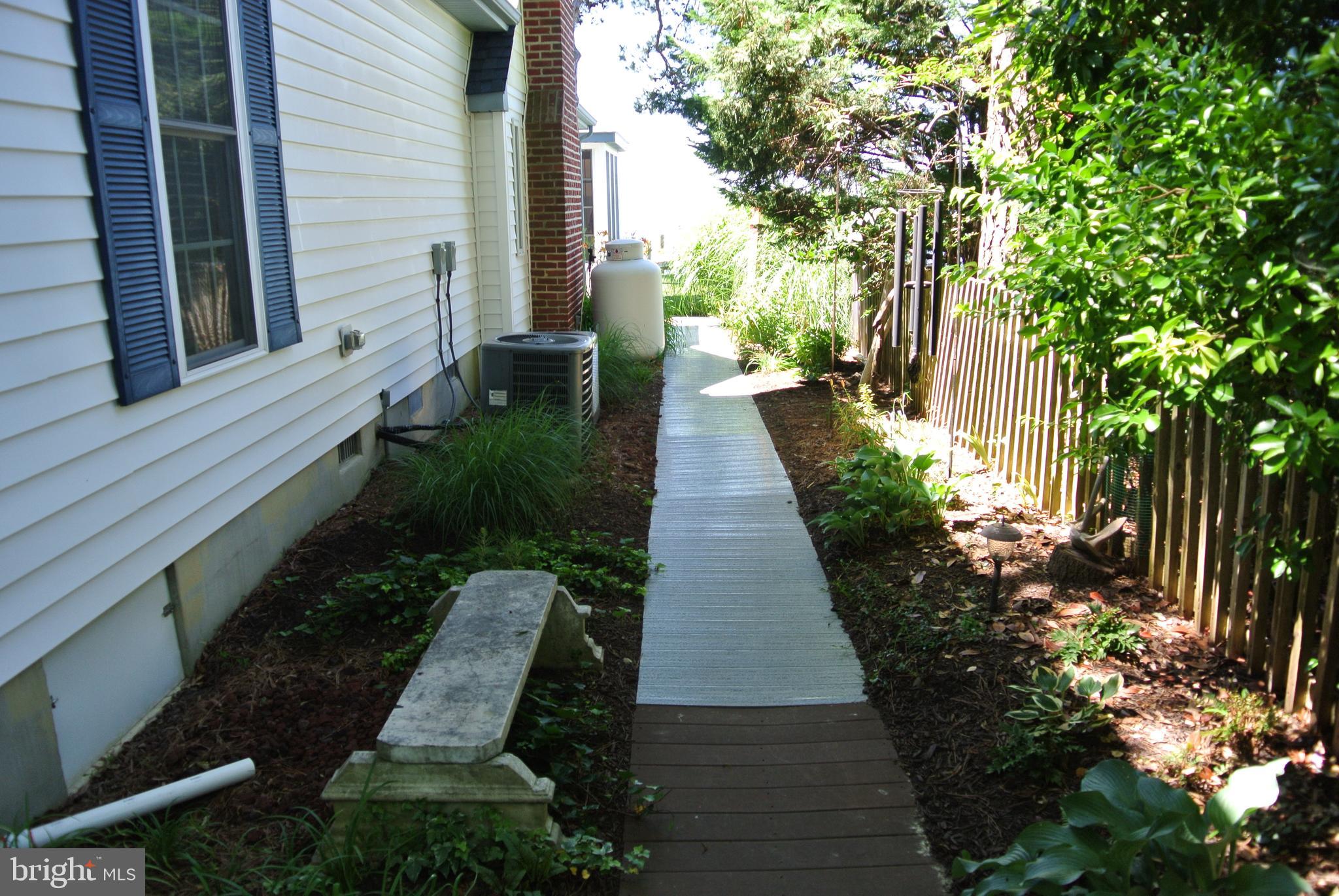 COBB ISLAND - Residential