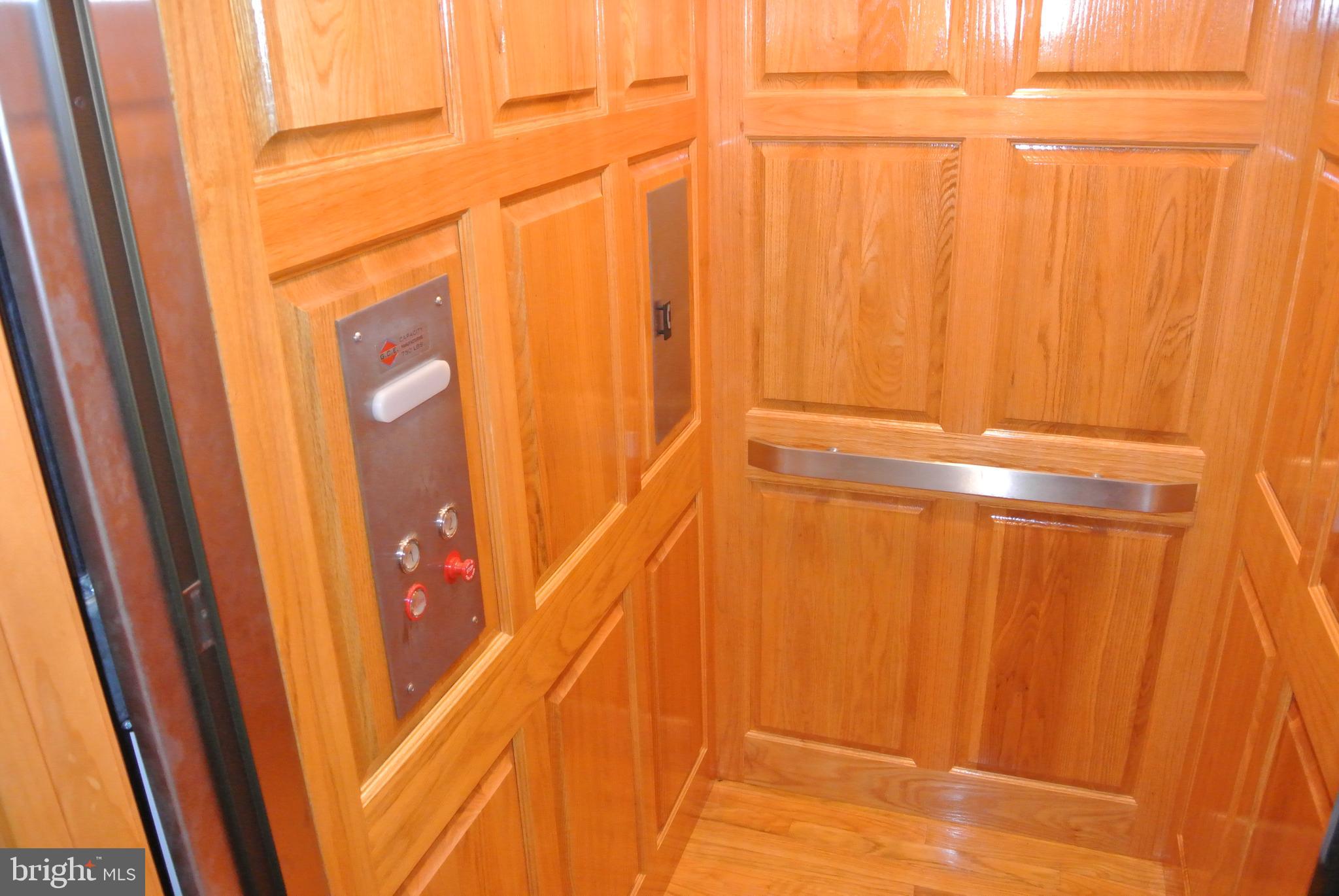 COBB ISLAND - Residential