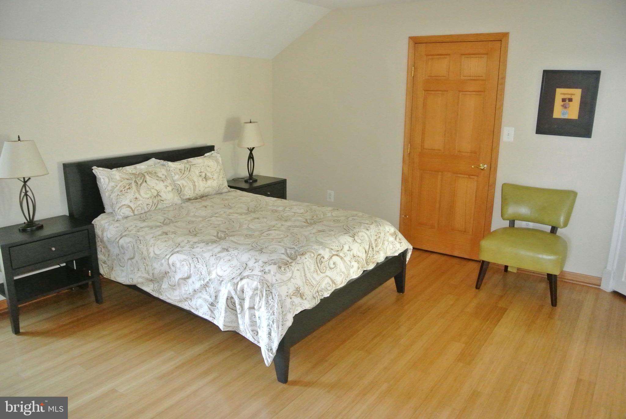 COBB ISLAND - Residential