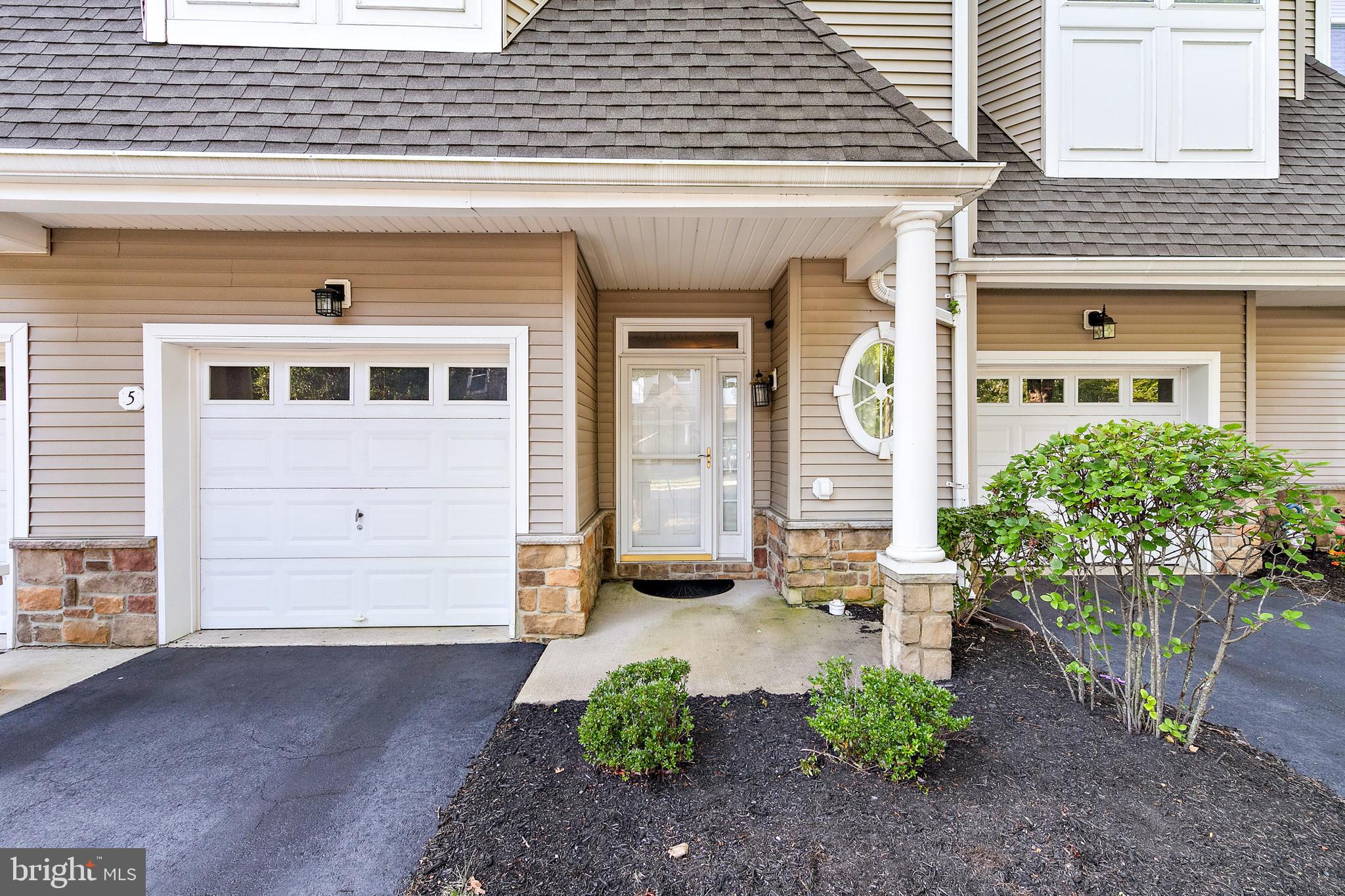 5 OCEAN BREEZE COURT