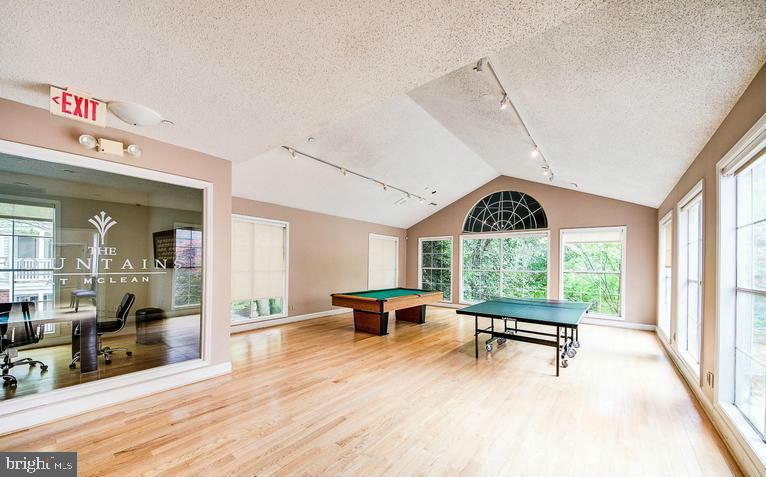 FOUNTAINS AT MCLEAN - Residential