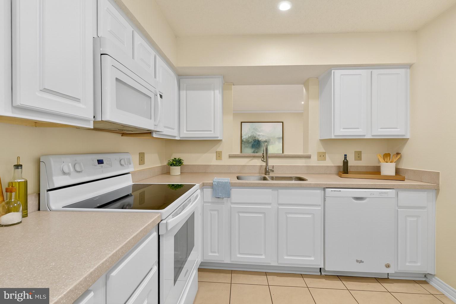 FOUNTAINS AT MCLEAN - Residential