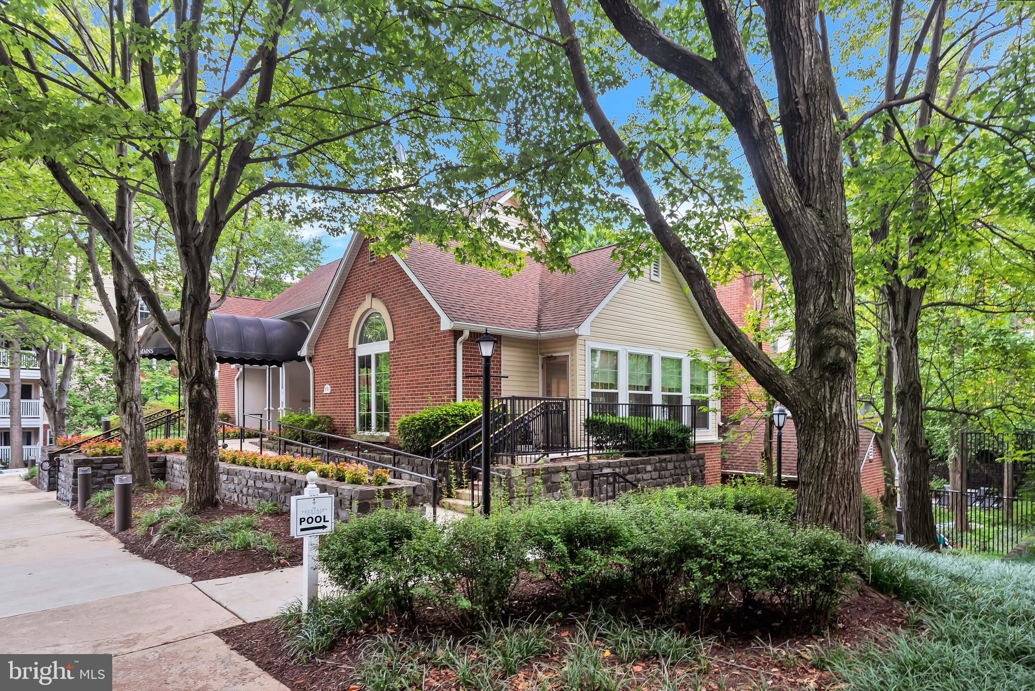 FOUNTAINS AT MCLEAN - Residential