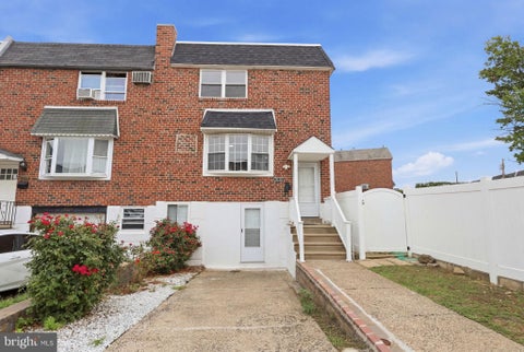 Townhouse For Sale - 3811 Salina Road<br/> PHILADELPHIA, PA 19154