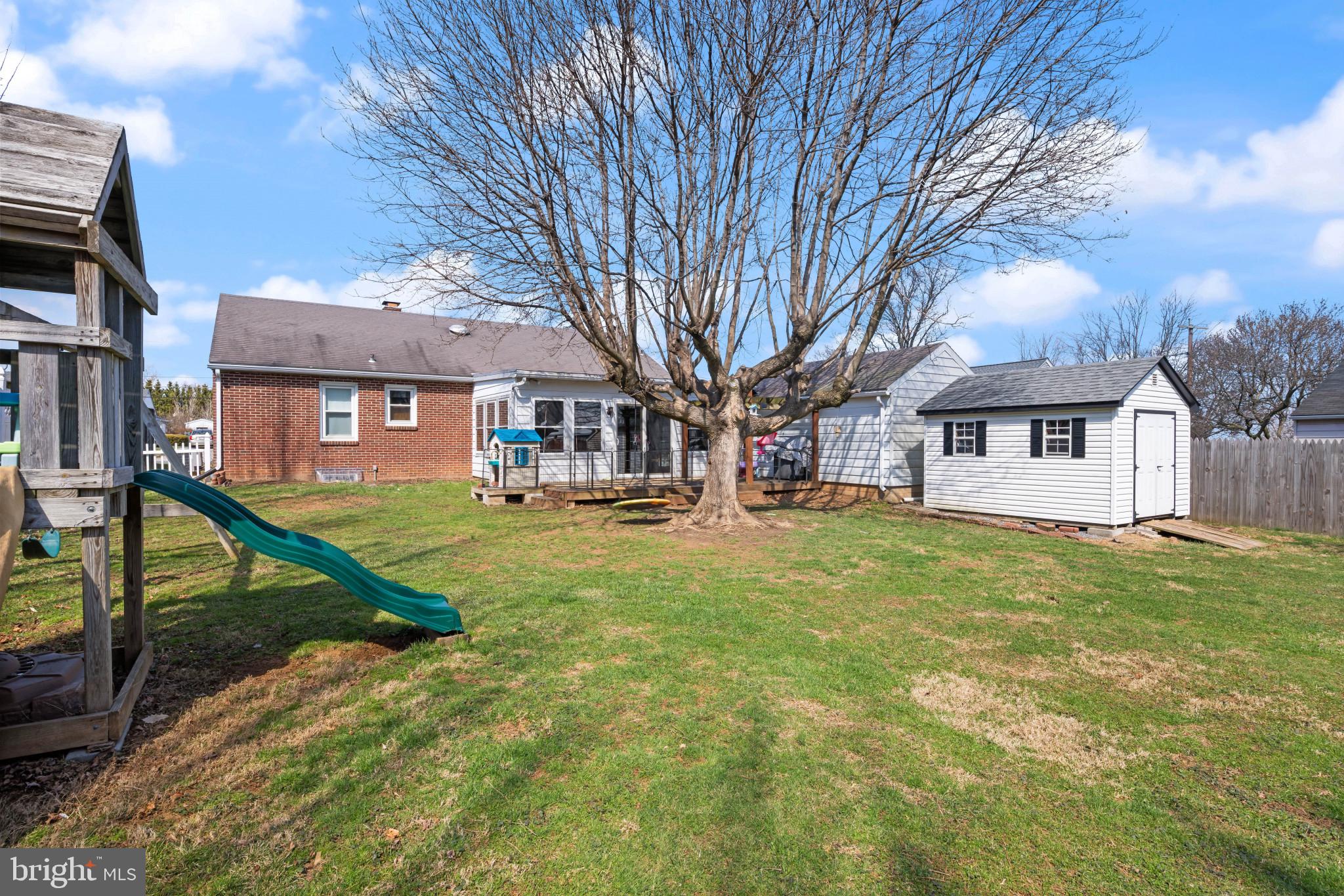 HAMPSTEAD - Residential