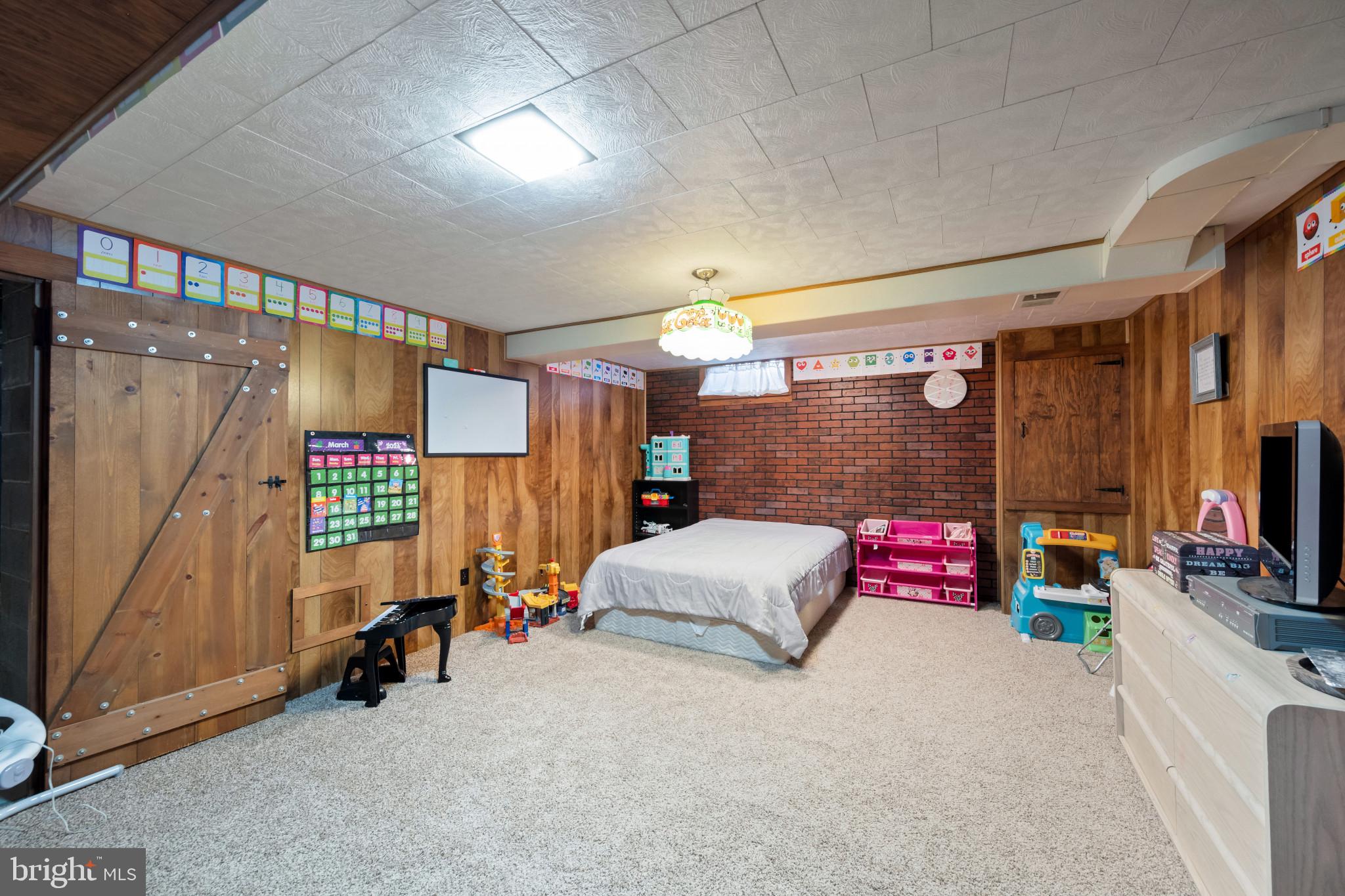 HAMPSTEAD - Residential