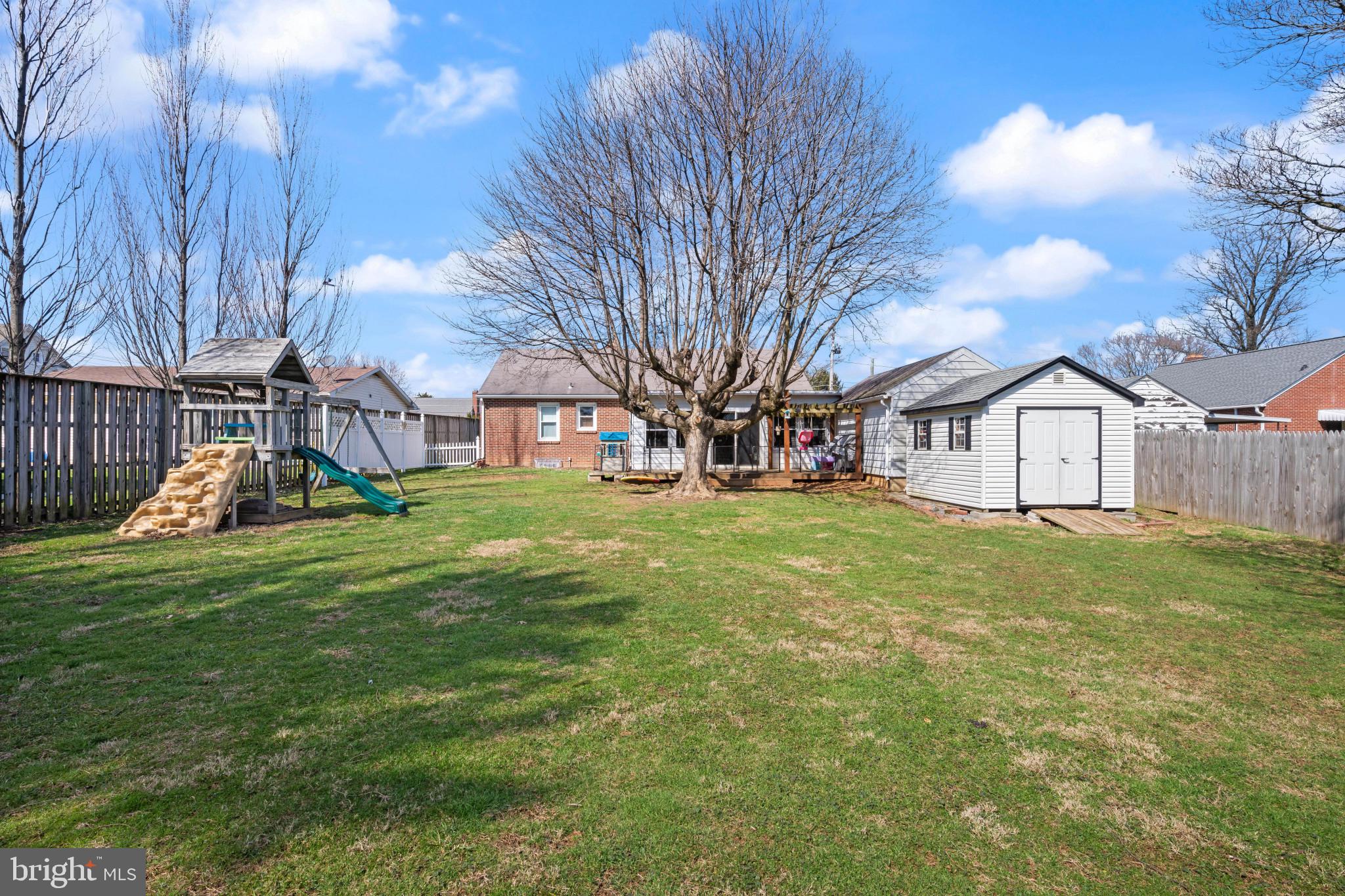 HAMPSTEAD - Residential