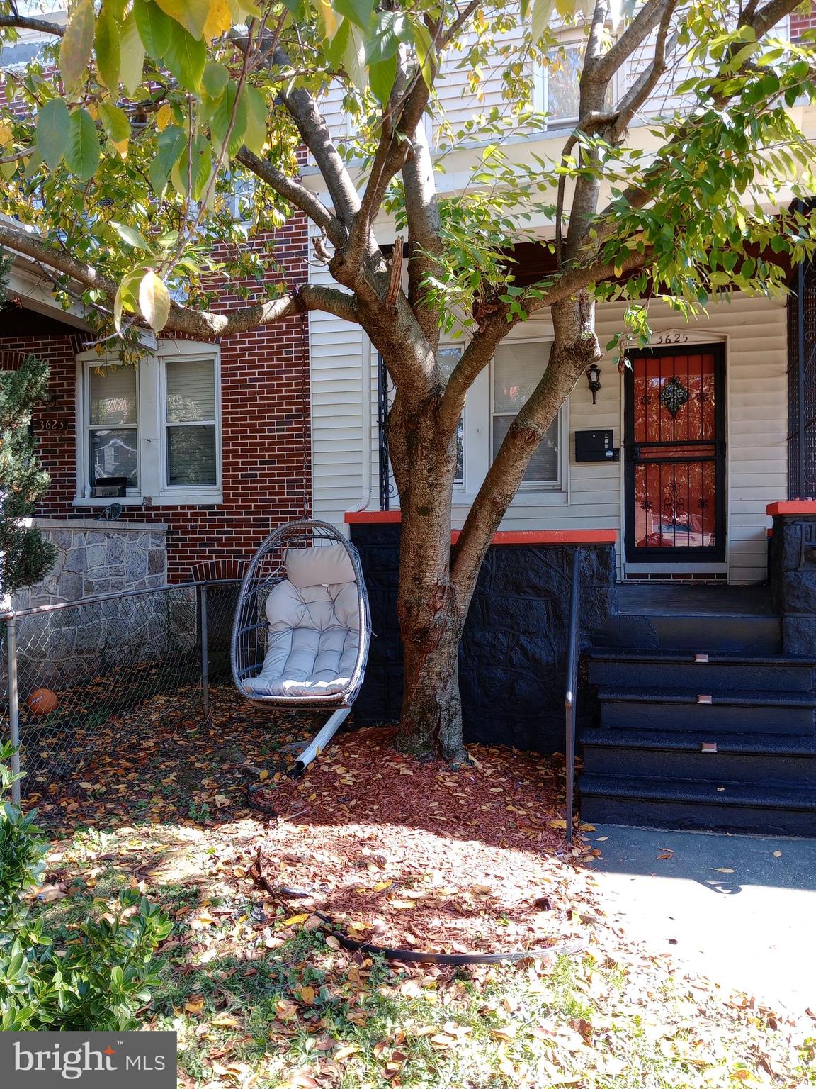 Truly Turn Key Real Estate (Ready To Move-In Now or Rent Out)
2bedroom/2full bathrooms with a Den. Very Clean well taken care of property with a lot of amenities. Fresh paint on the walls, Stainless Steel Appliances, new flooring , nice freshly stained deck with solar photocell lighting. Washer and Dryer in the basement. Motion sensored throughout the property including under the kitchen wall cabinet lighting as well. Very nice sized concrete backyard enough space for private parking. Finished Basement with utility room. Nice Front Lawn with water spigot for you to tend to your garden. Seller is Motivated To Sell and the Realtor has a financial interest in this property. Property is currently vacant and would be a great rental or primary residence for the new owner.
Please be advised this property doesn't have CAC, window units are used for cooling air